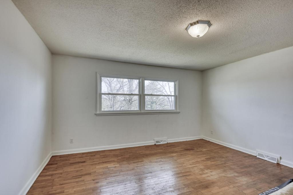 710 Chippewa Street Property Photo 20