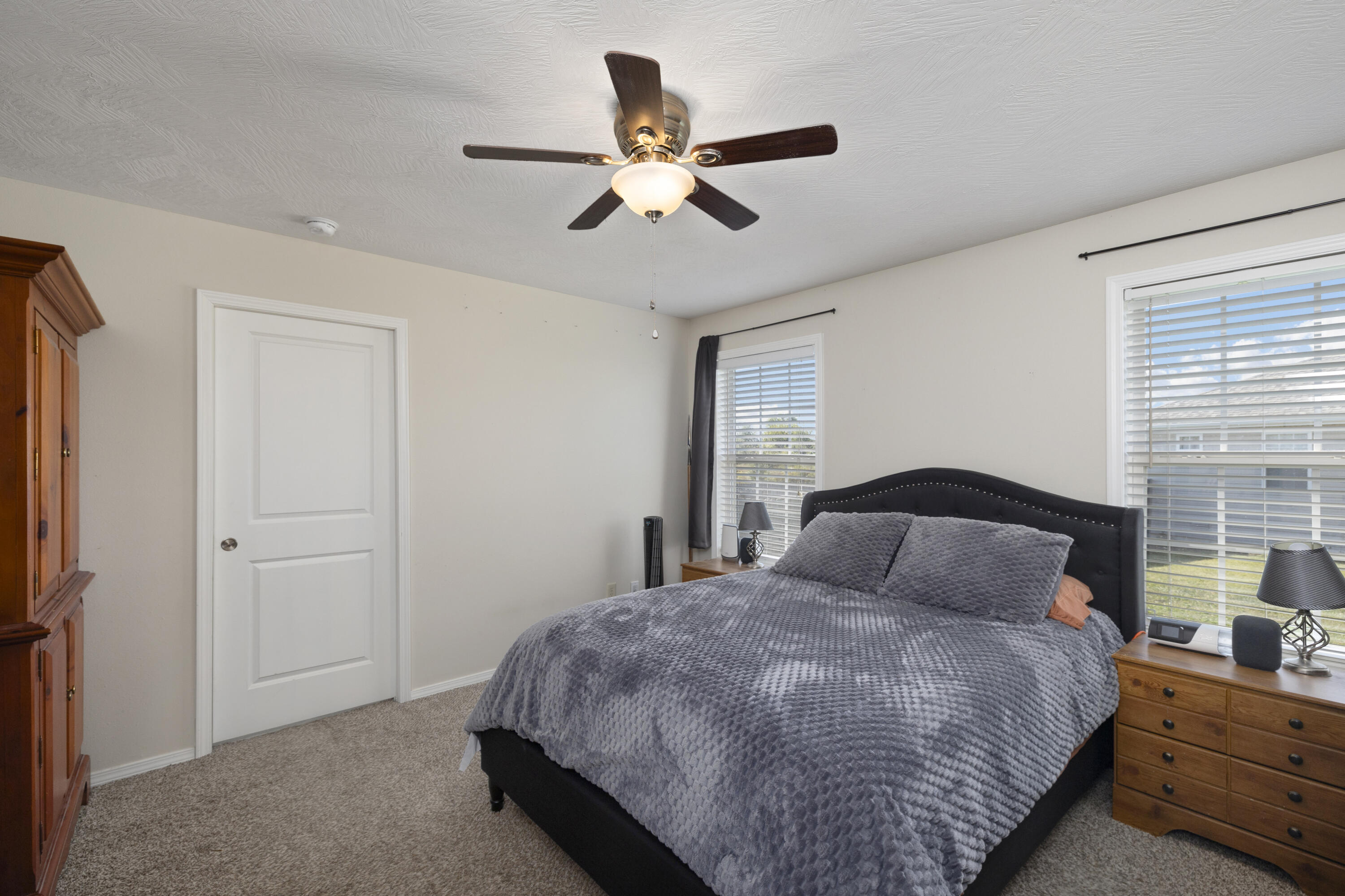 660 Woodlawn Street Property Photo 12