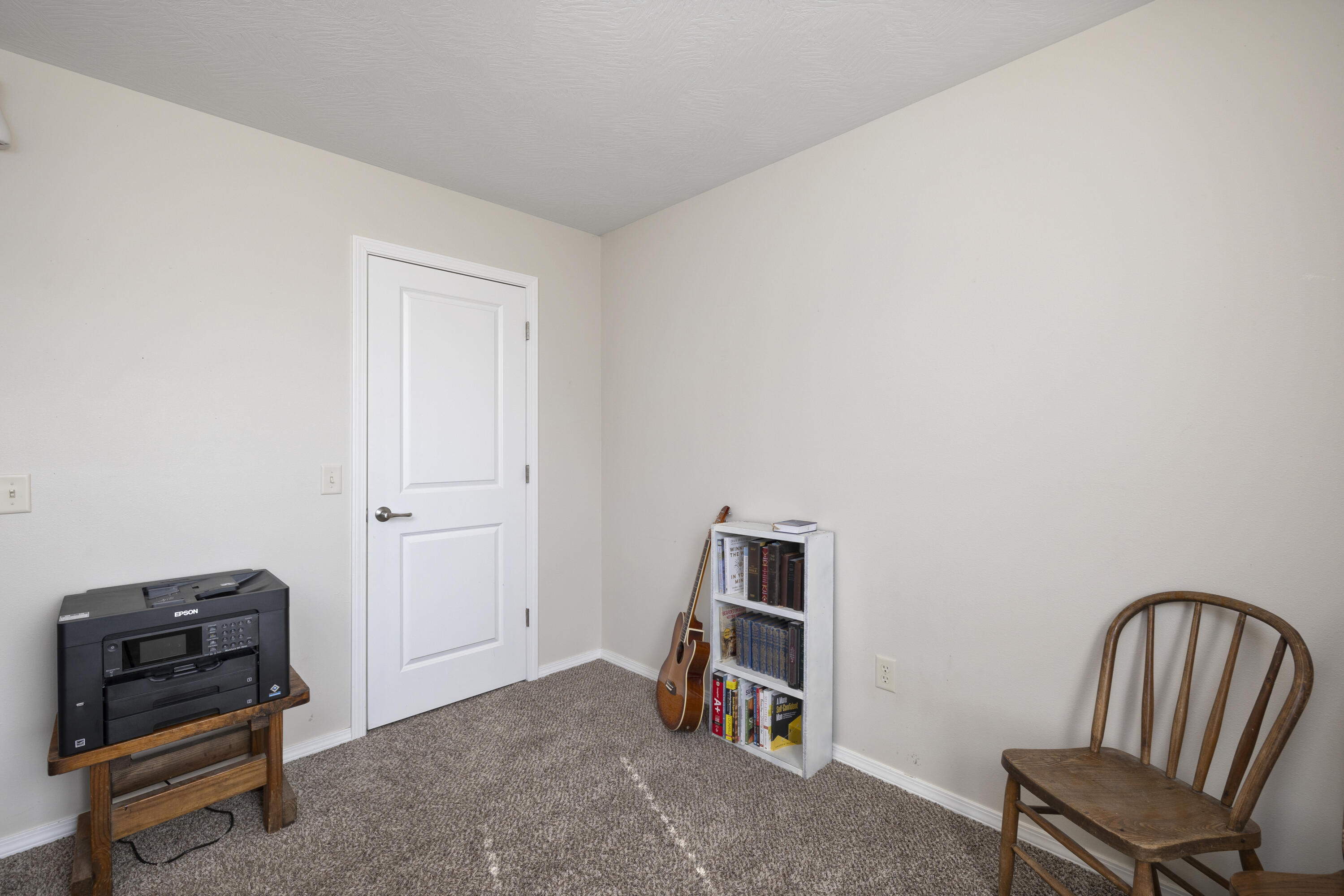 660 Woodlawn Street Property Photo 18