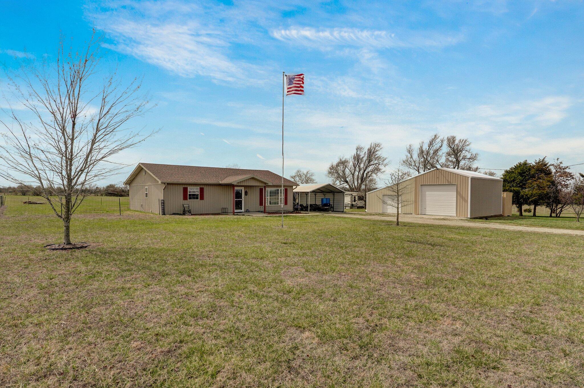 17096 Highway P Property Photo