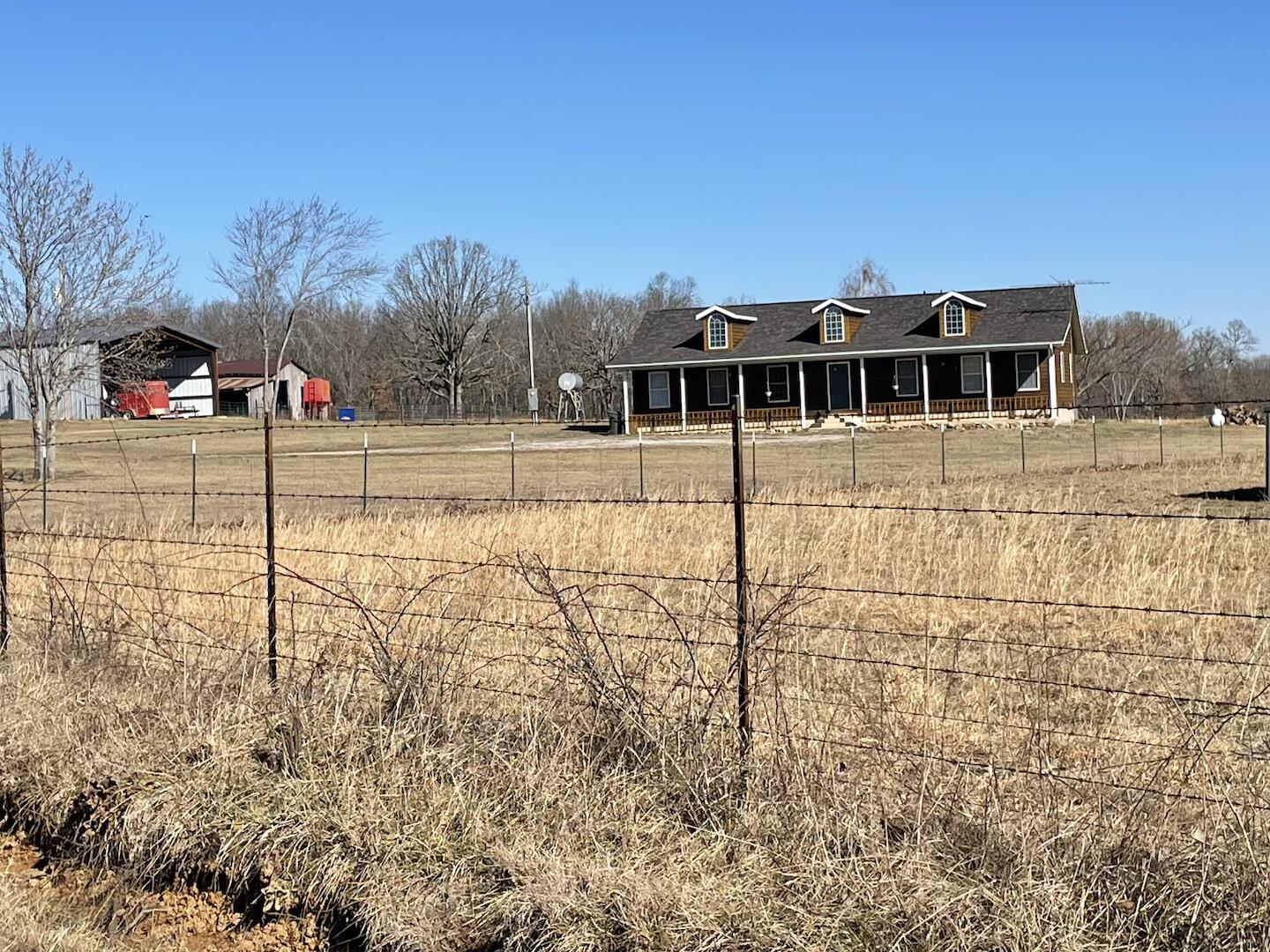 22177 Midvale Road Property Photo