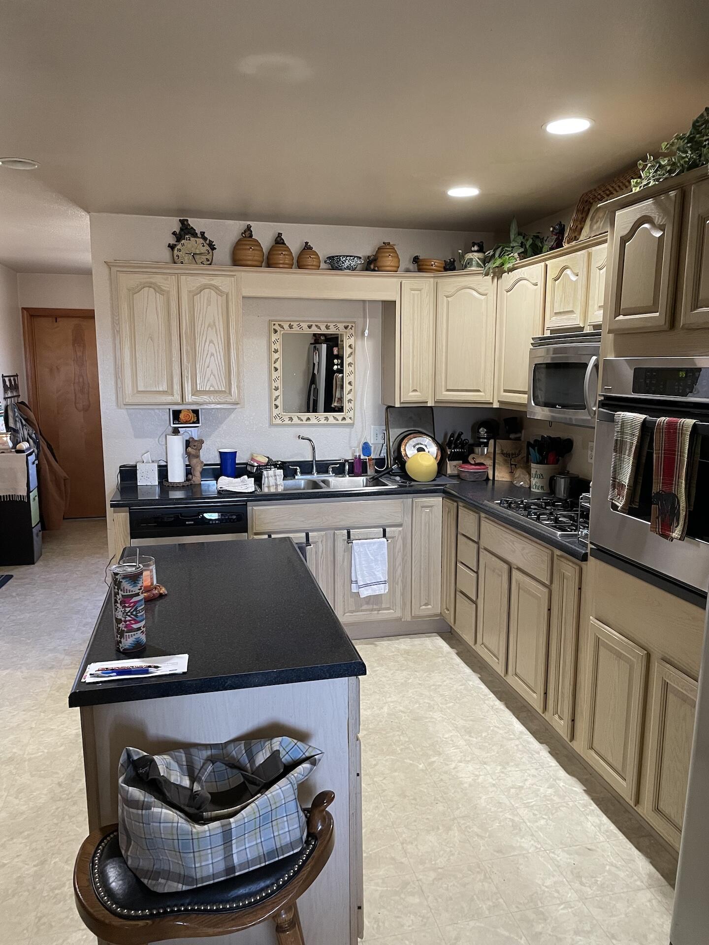 22177 Midvale Road Property Photo 11