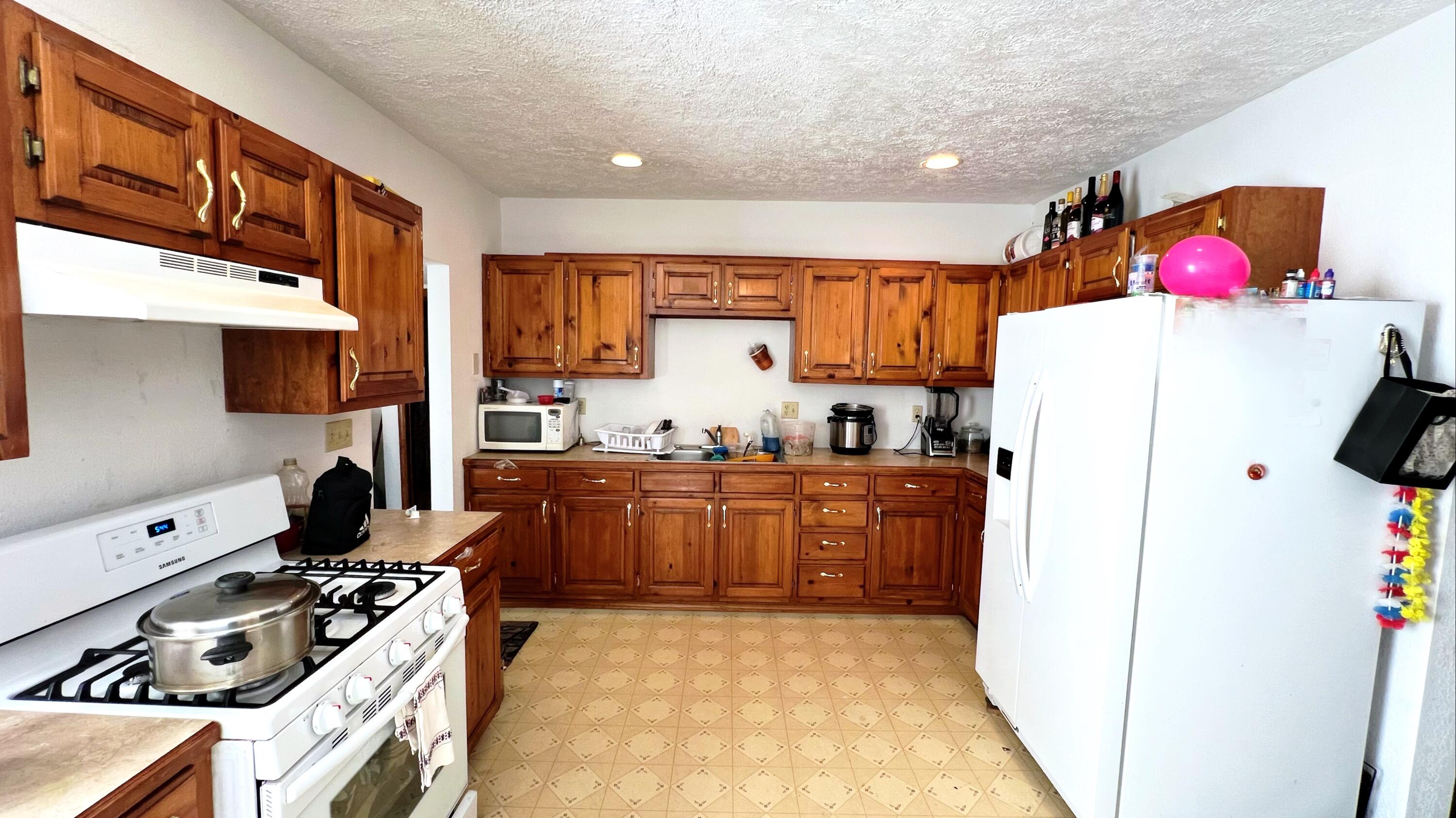 702 4th Street Property Photo 4