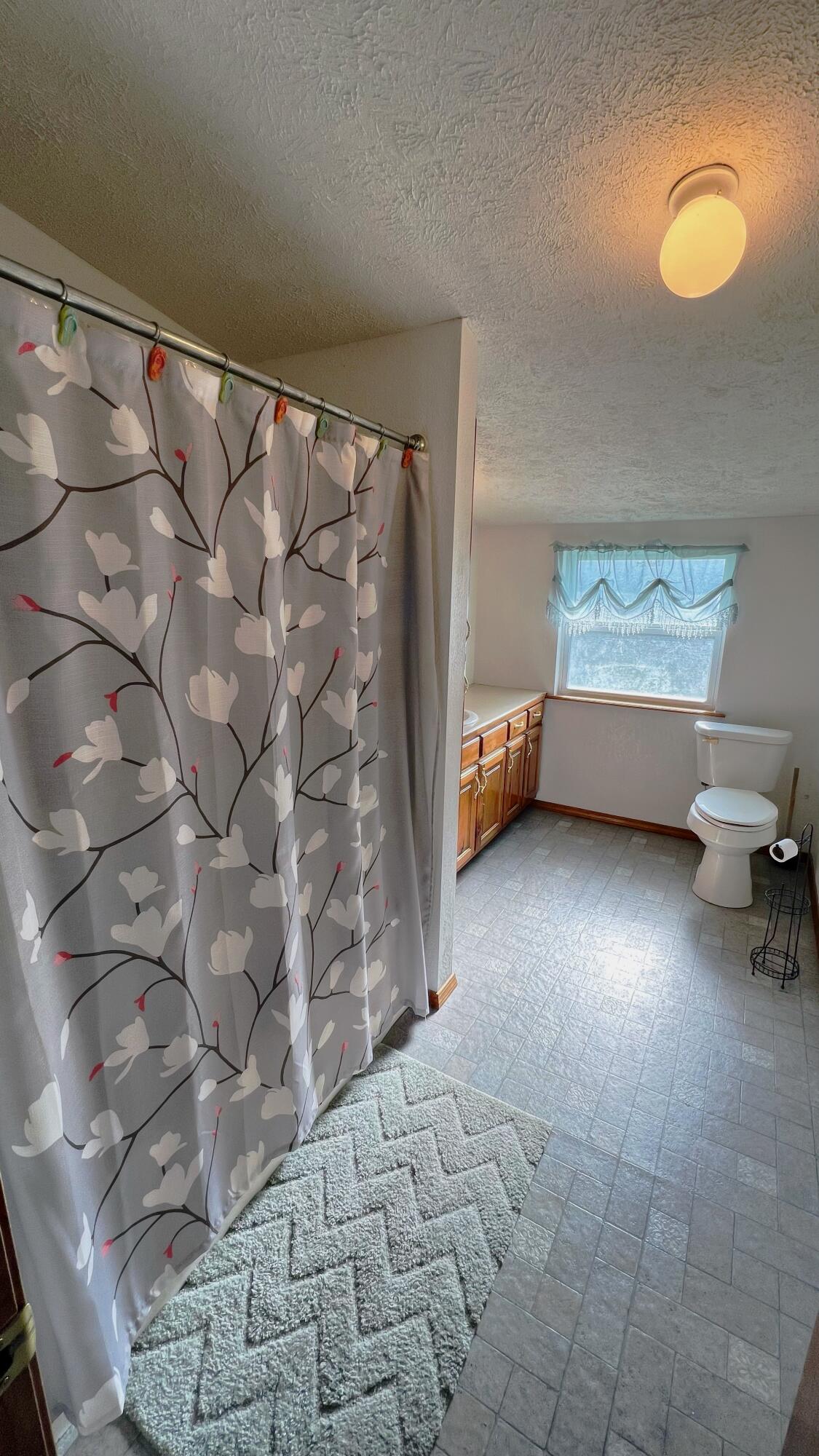 702 4th Street Property Photo 12