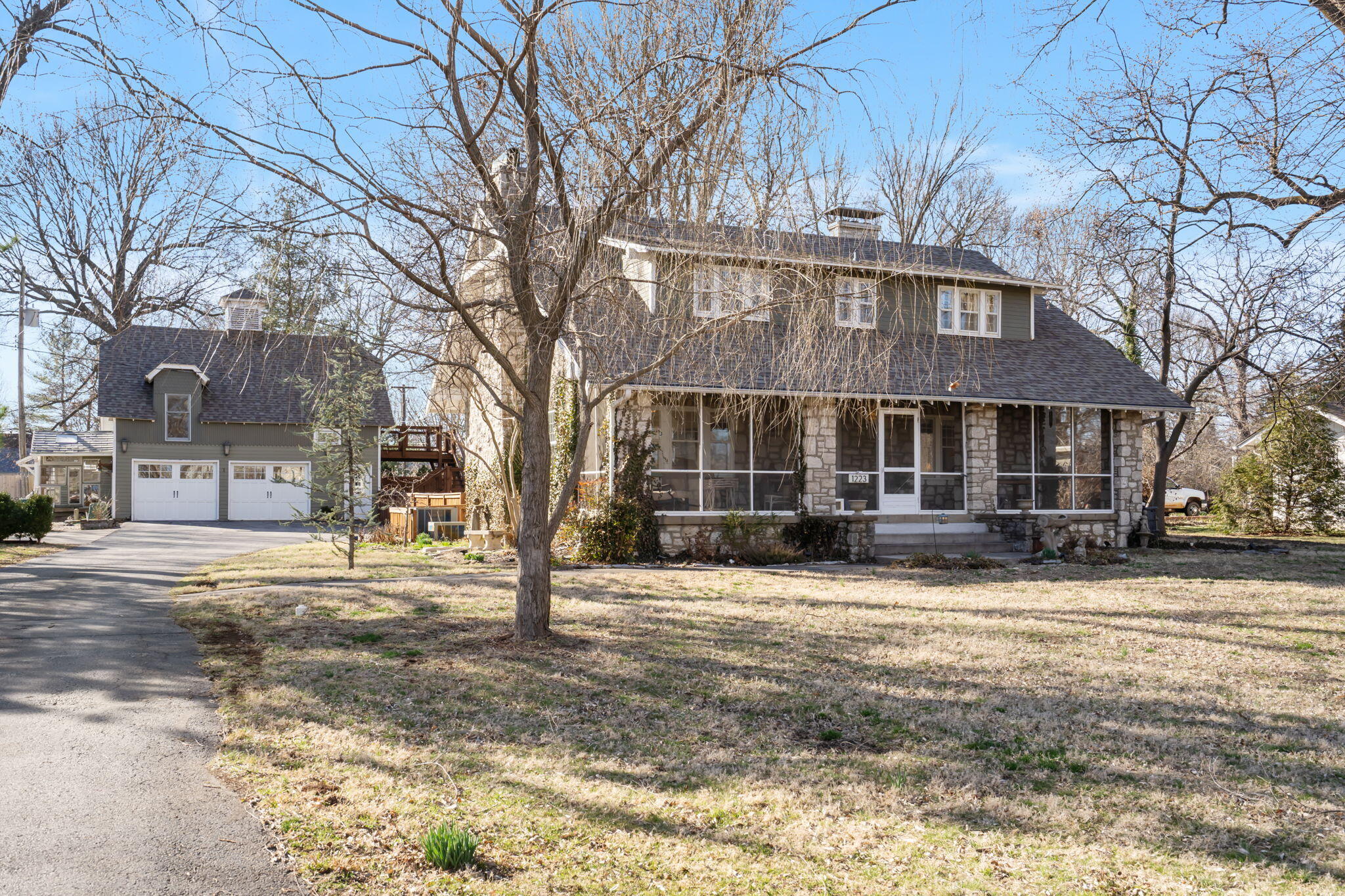 1223 South Kentwood Avenue Property Photo