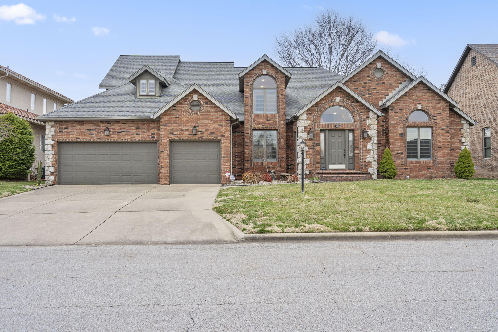 4228 Greenbriar Drive Property Photo