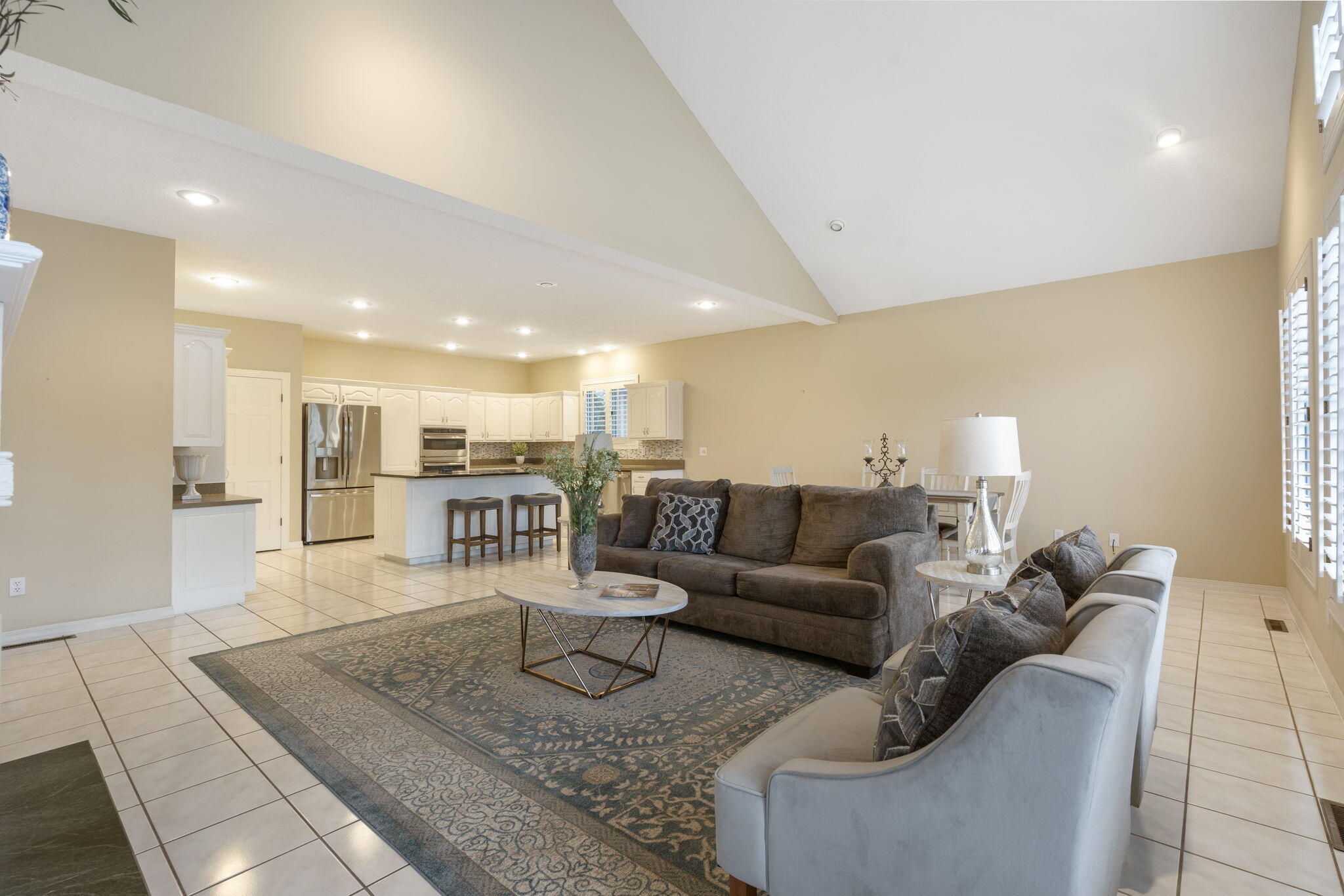 4228 Greenbriar Drive Property Photo 7