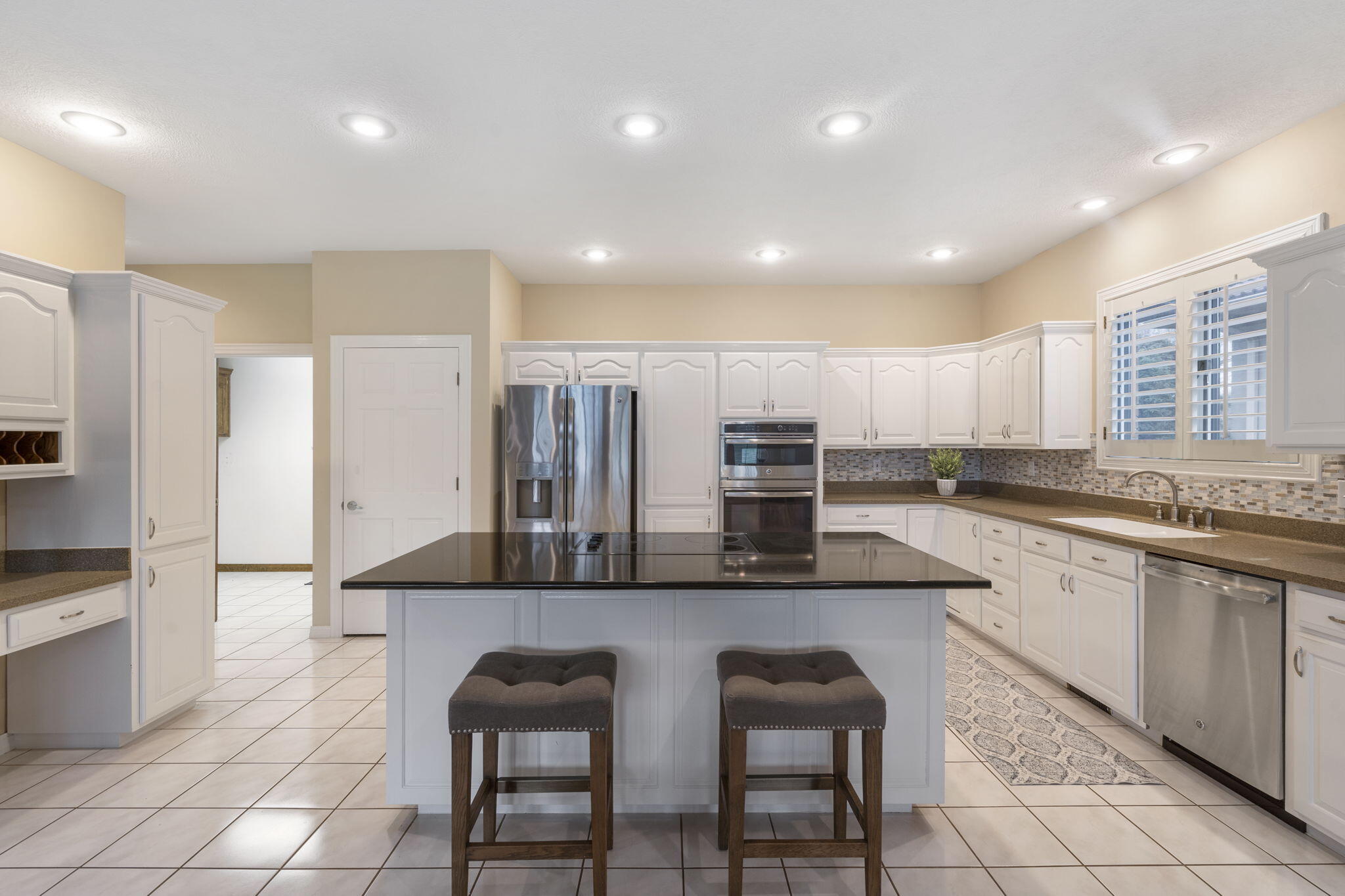 4228 Greenbriar Drive Property Photo 10
