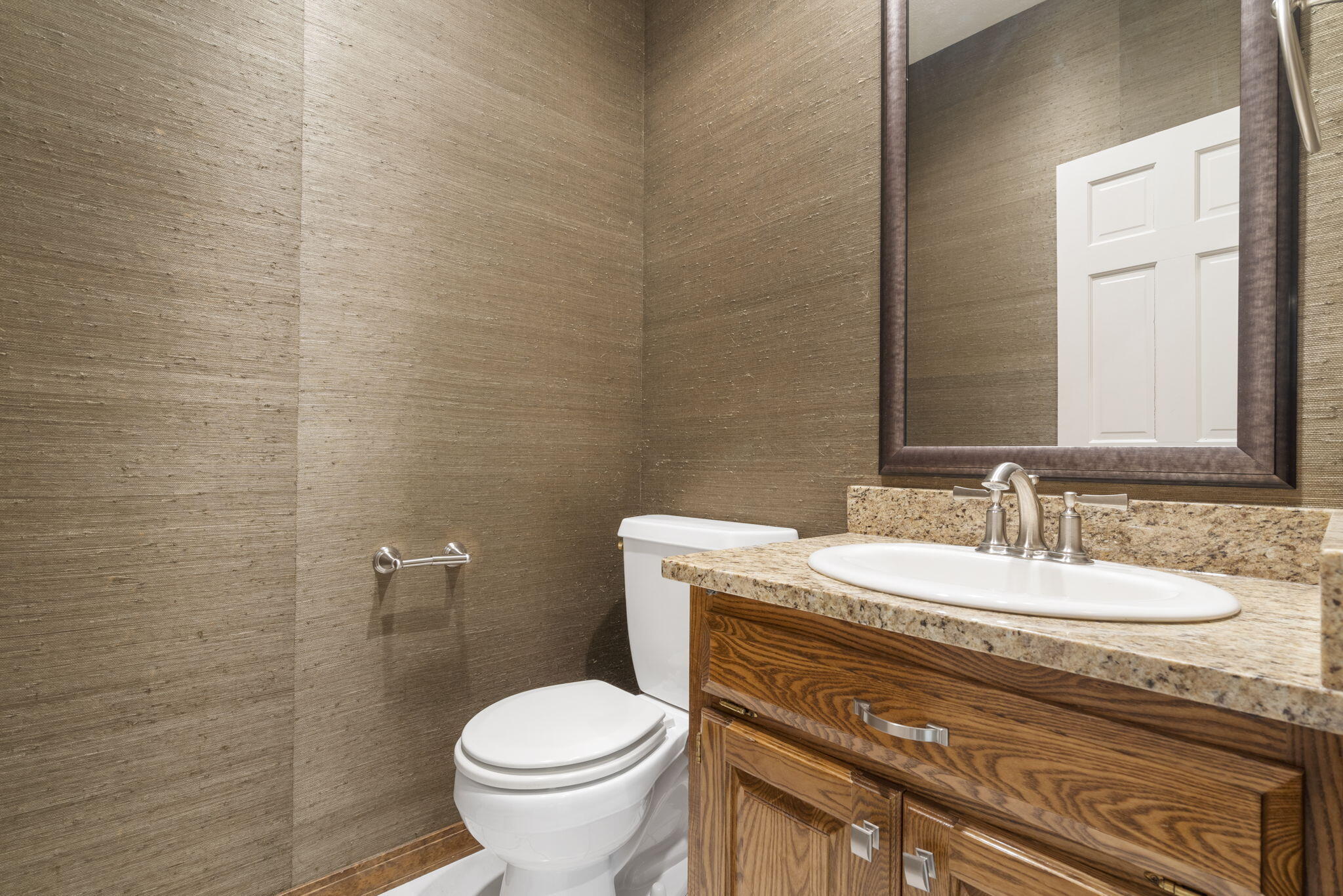 4228 Greenbriar Drive Property Photo 13