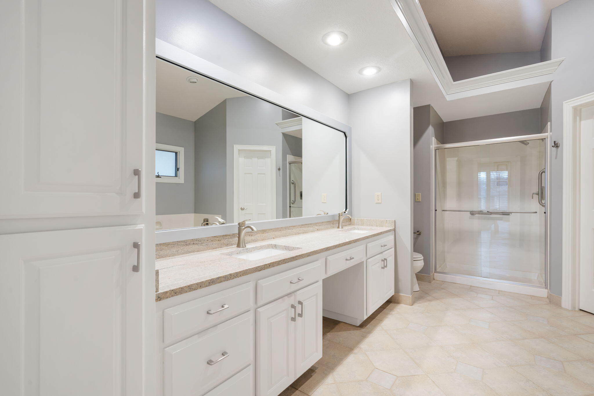 4228 Greenbriar Drive Property Photo 19