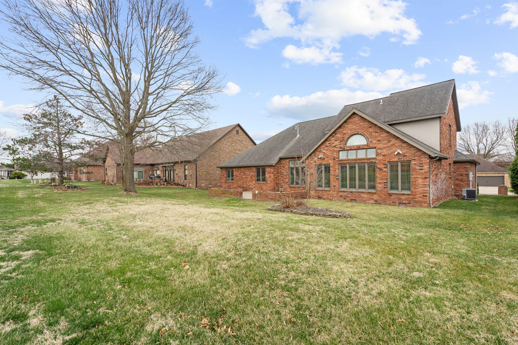 4228 Greenbriar Drive Property Photo 32