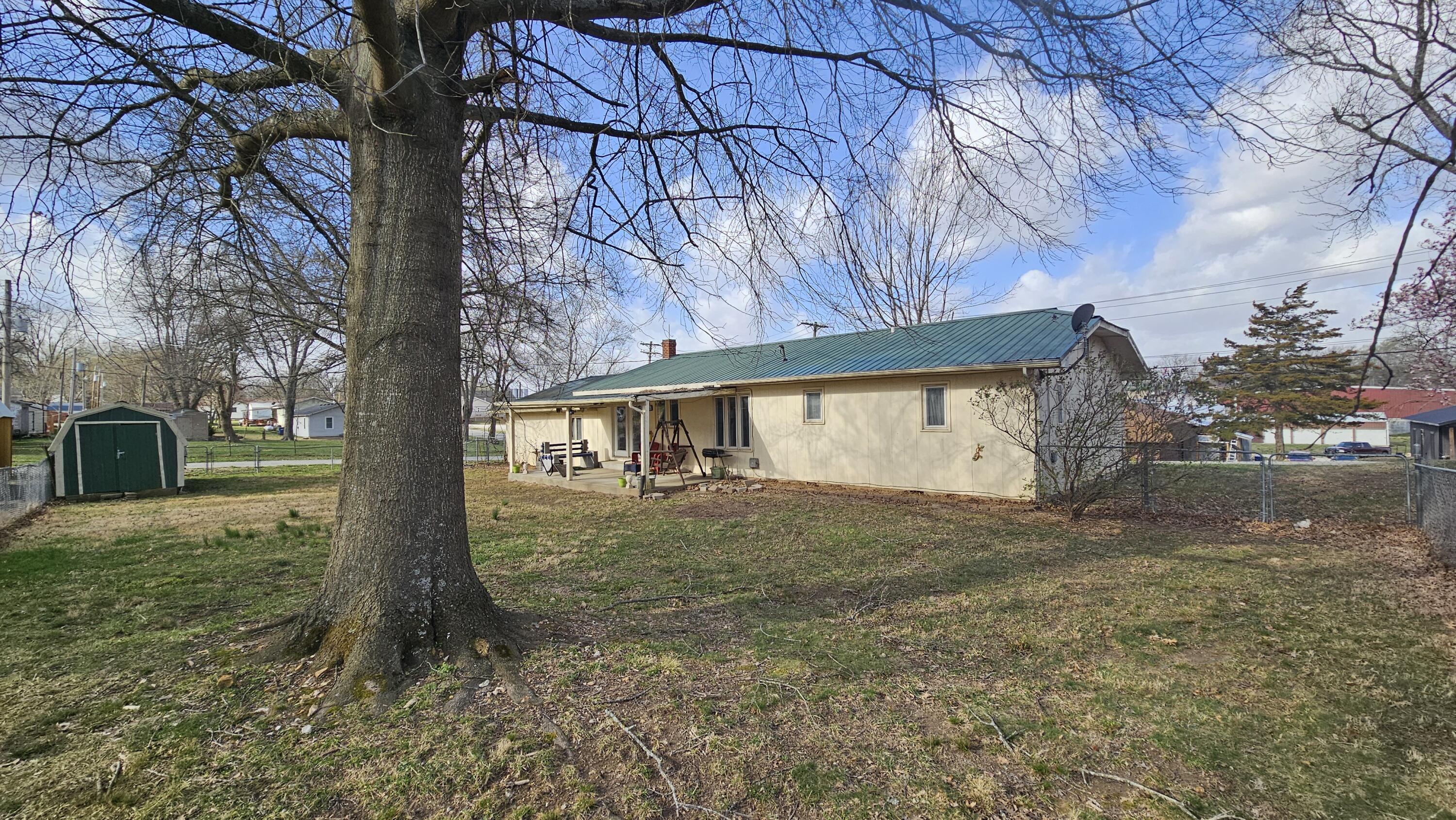 500 N Broad Avenue Property Photo 2