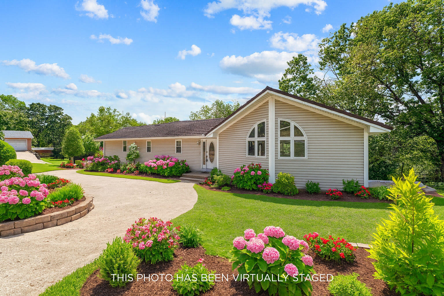 26071 South Royal Point Drive Property Photo 1