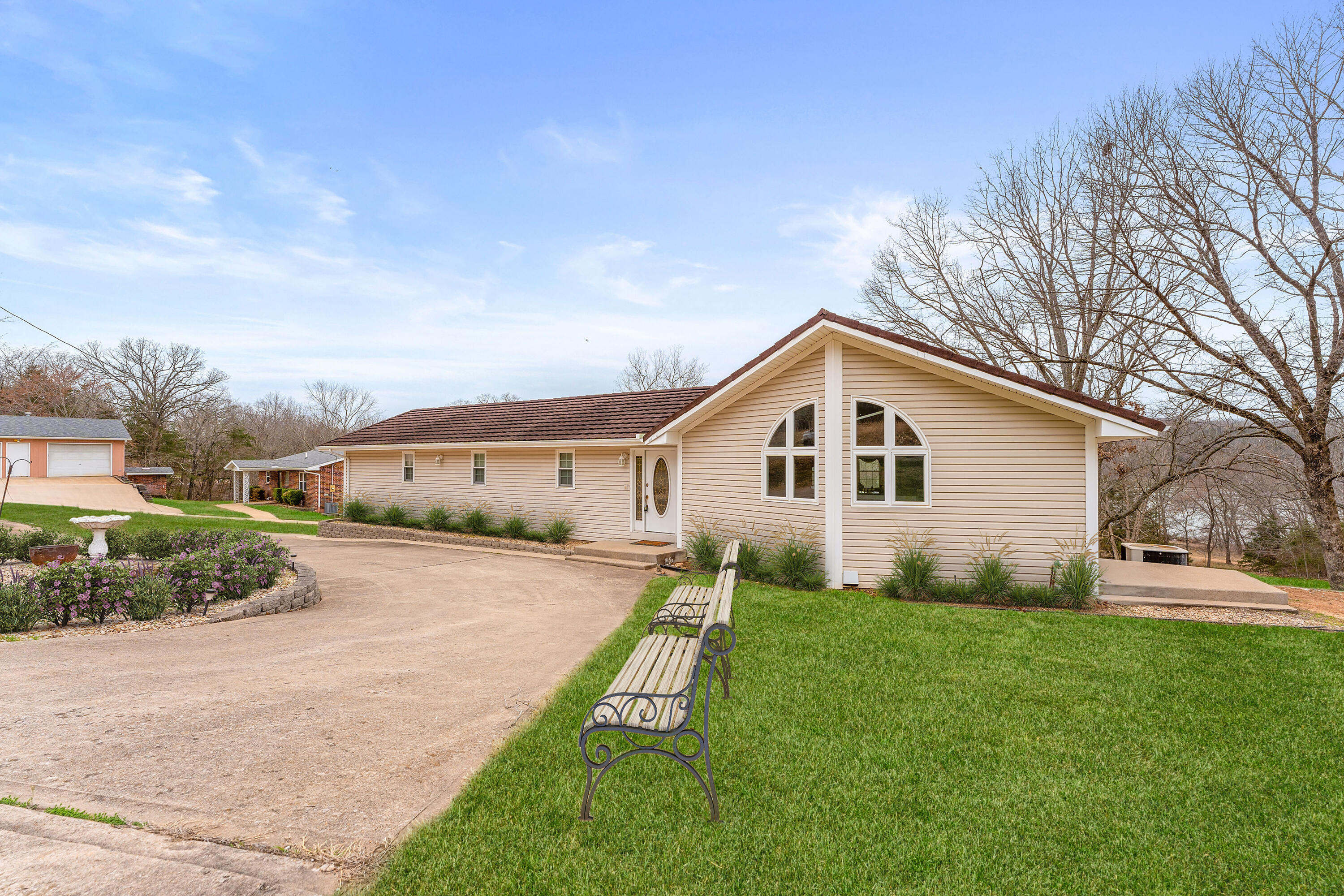 26071 South Royal Point Drive Property Photo 5