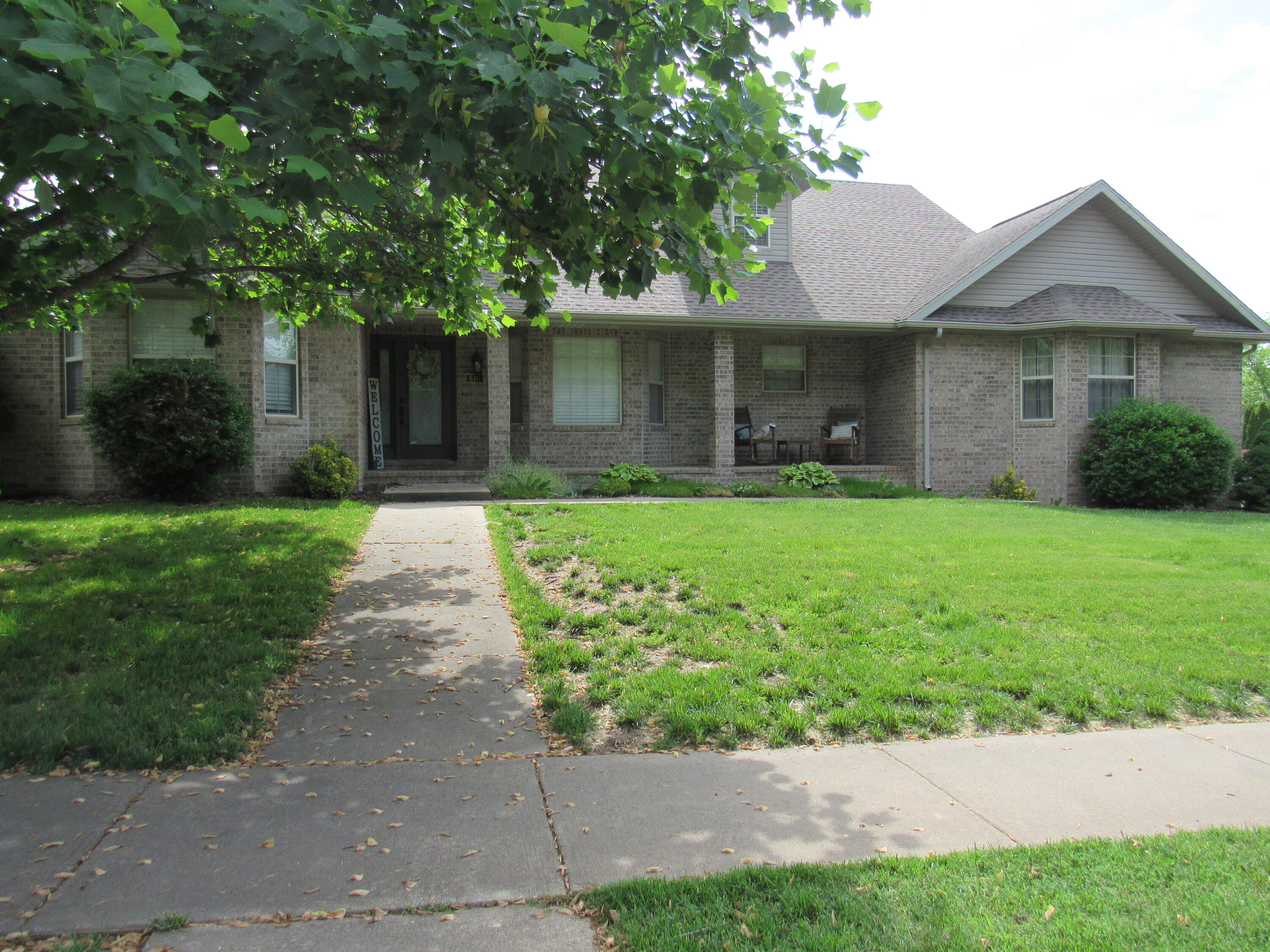 640 South Shuyler Street Property Photo 3