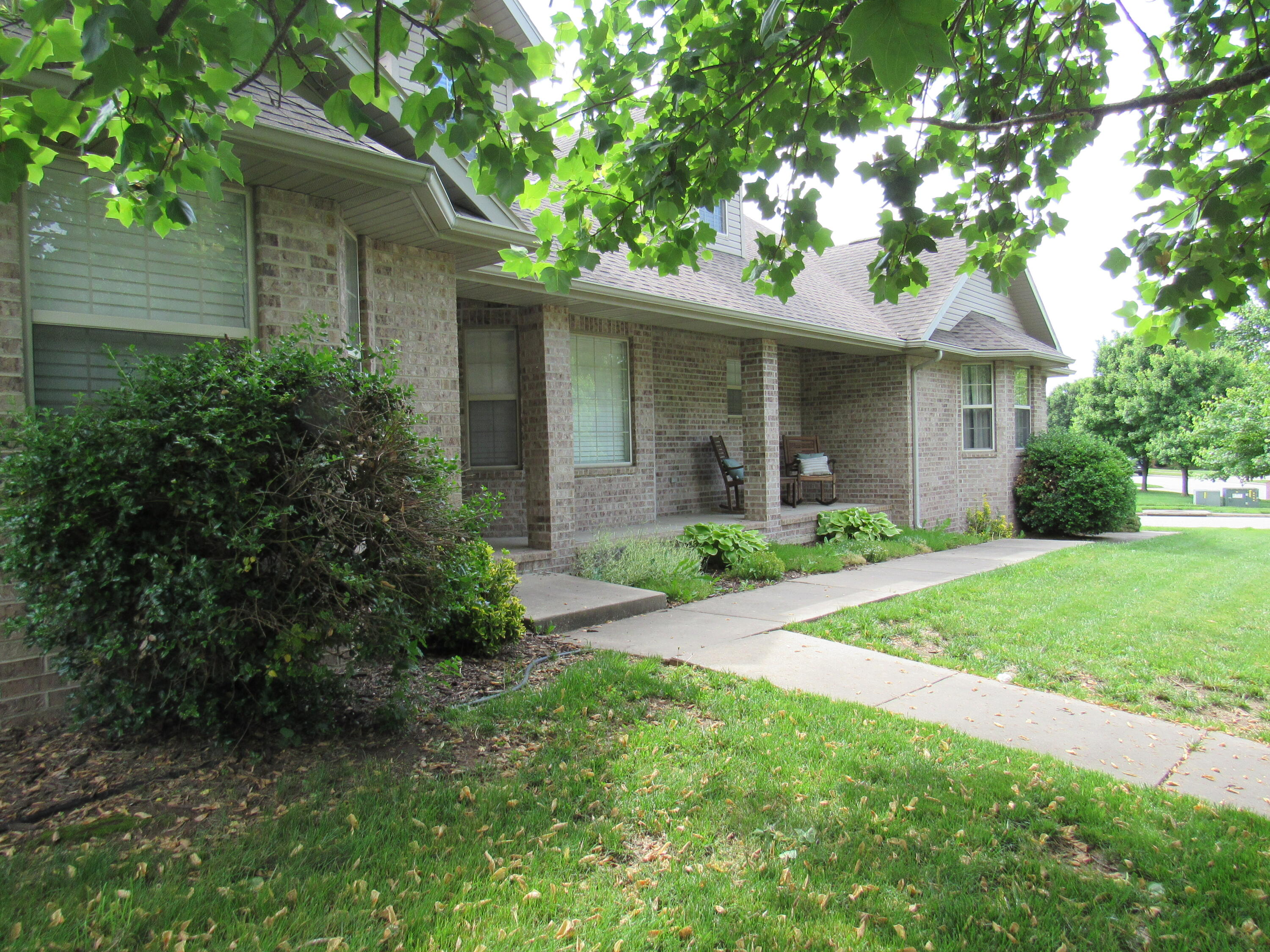 640 South Shuyler Street Property Photo 4