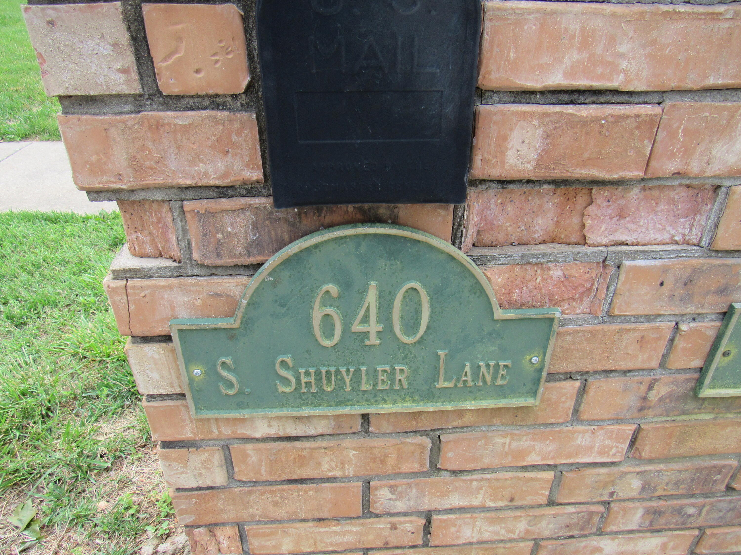 640 South Shuyler Street Property Photo 6