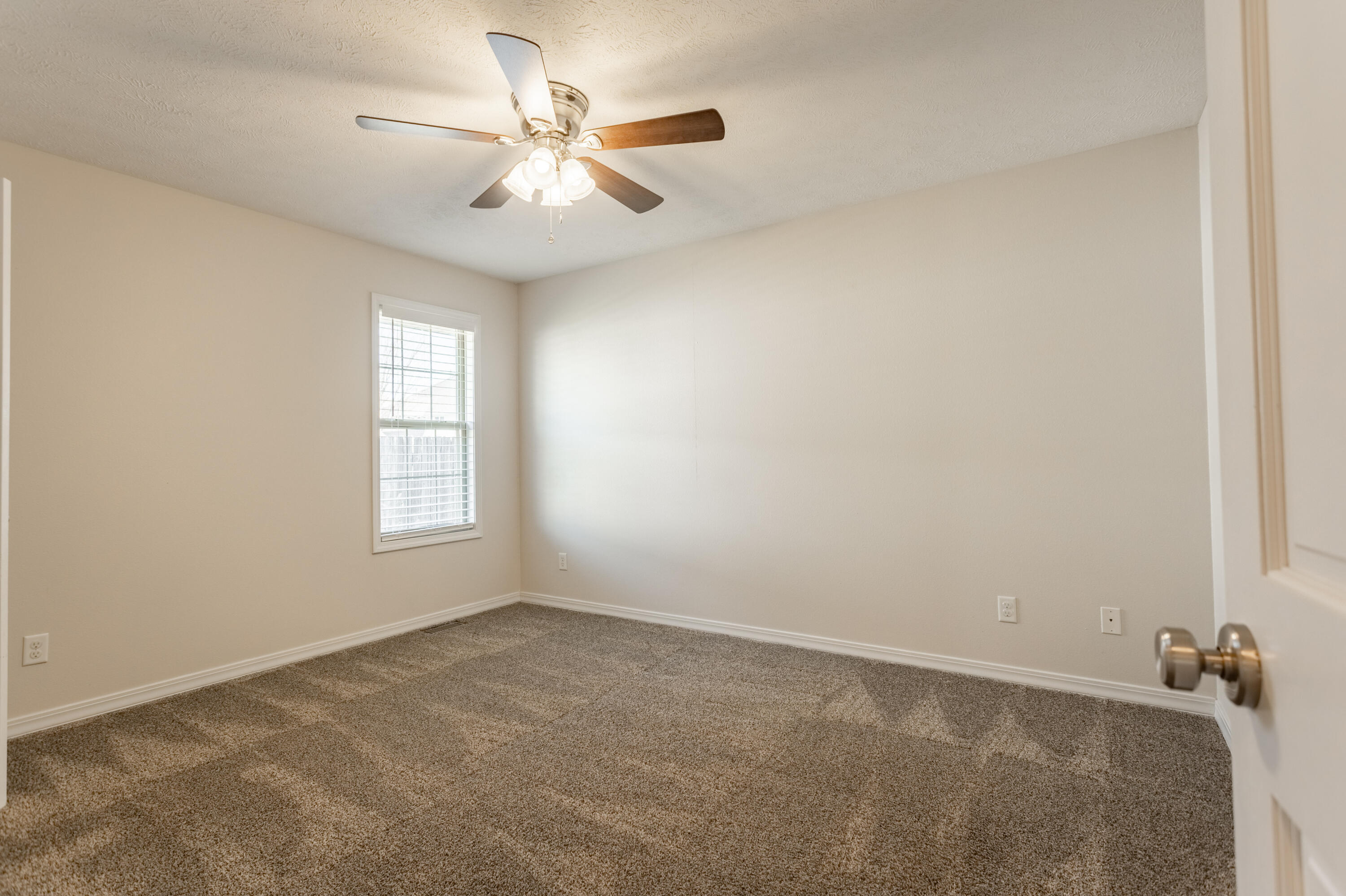 640 South Shuyler Street Property Photo 24