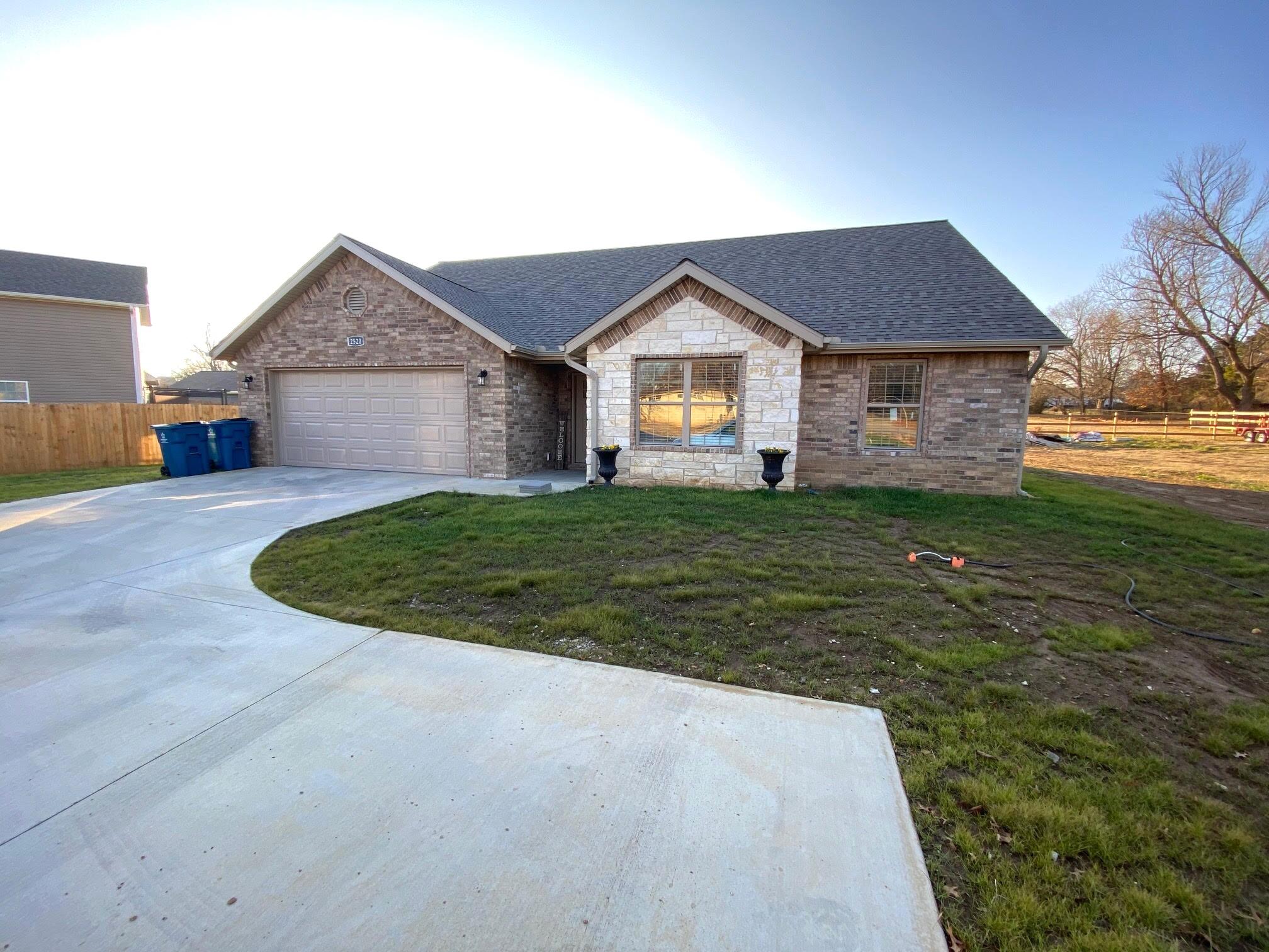 2520 South Schifferdecker Avenue Property Photo