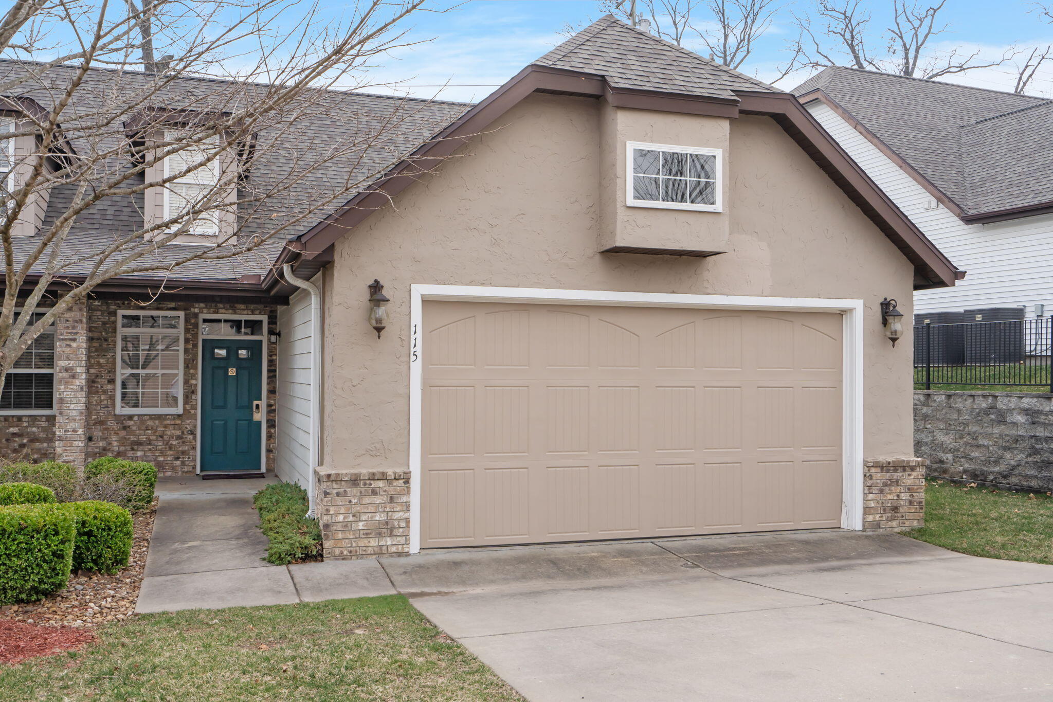 Thousand Hills Real Estate Listings Main Image