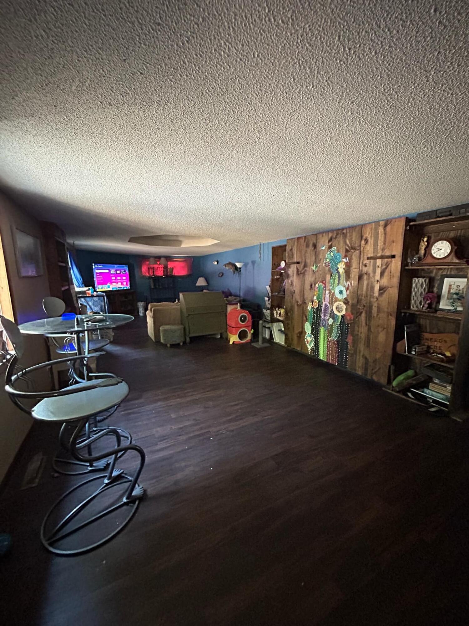 20494 Avery Road Property Photo 6