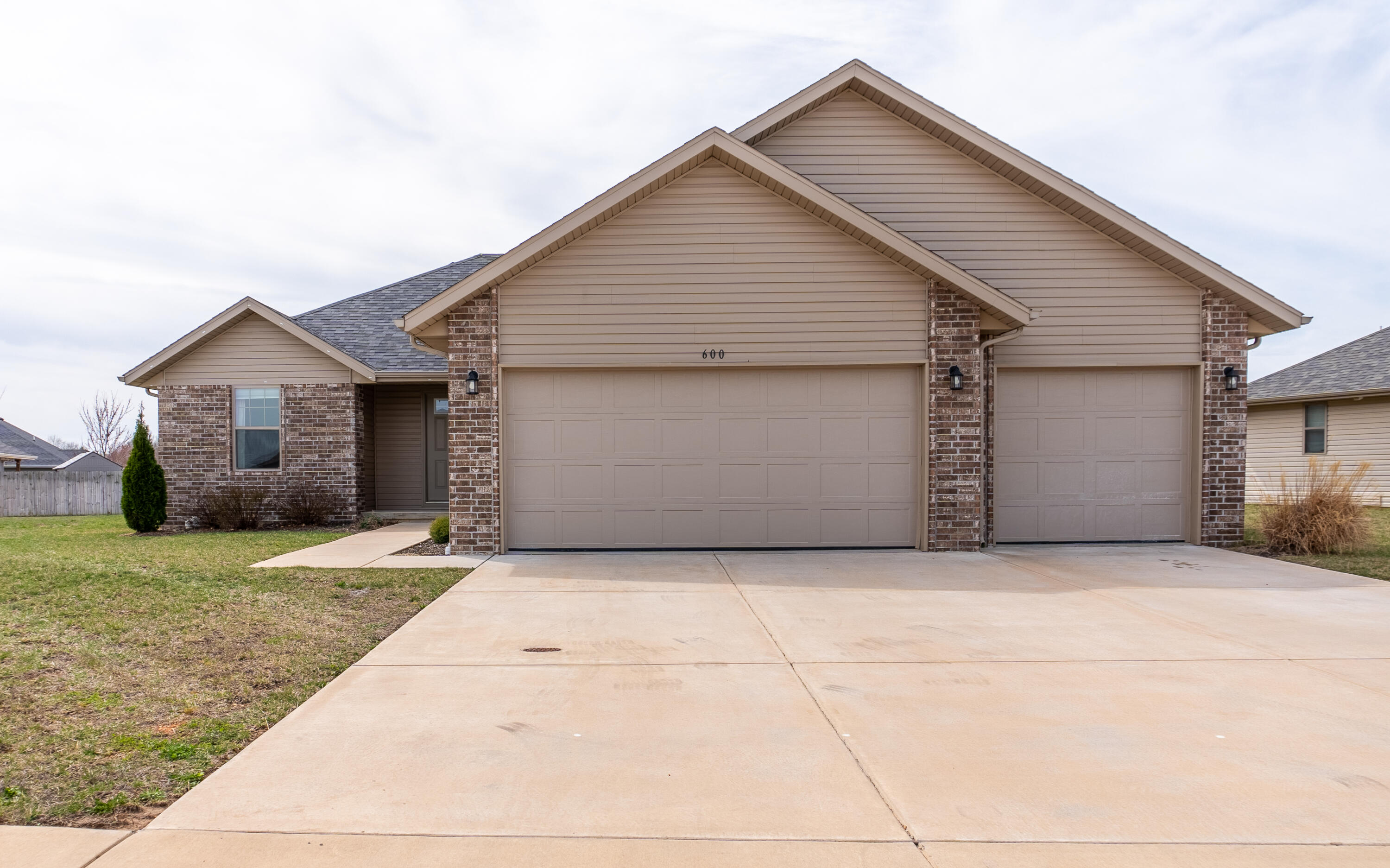 Ozark Real Estate Listings Main Image