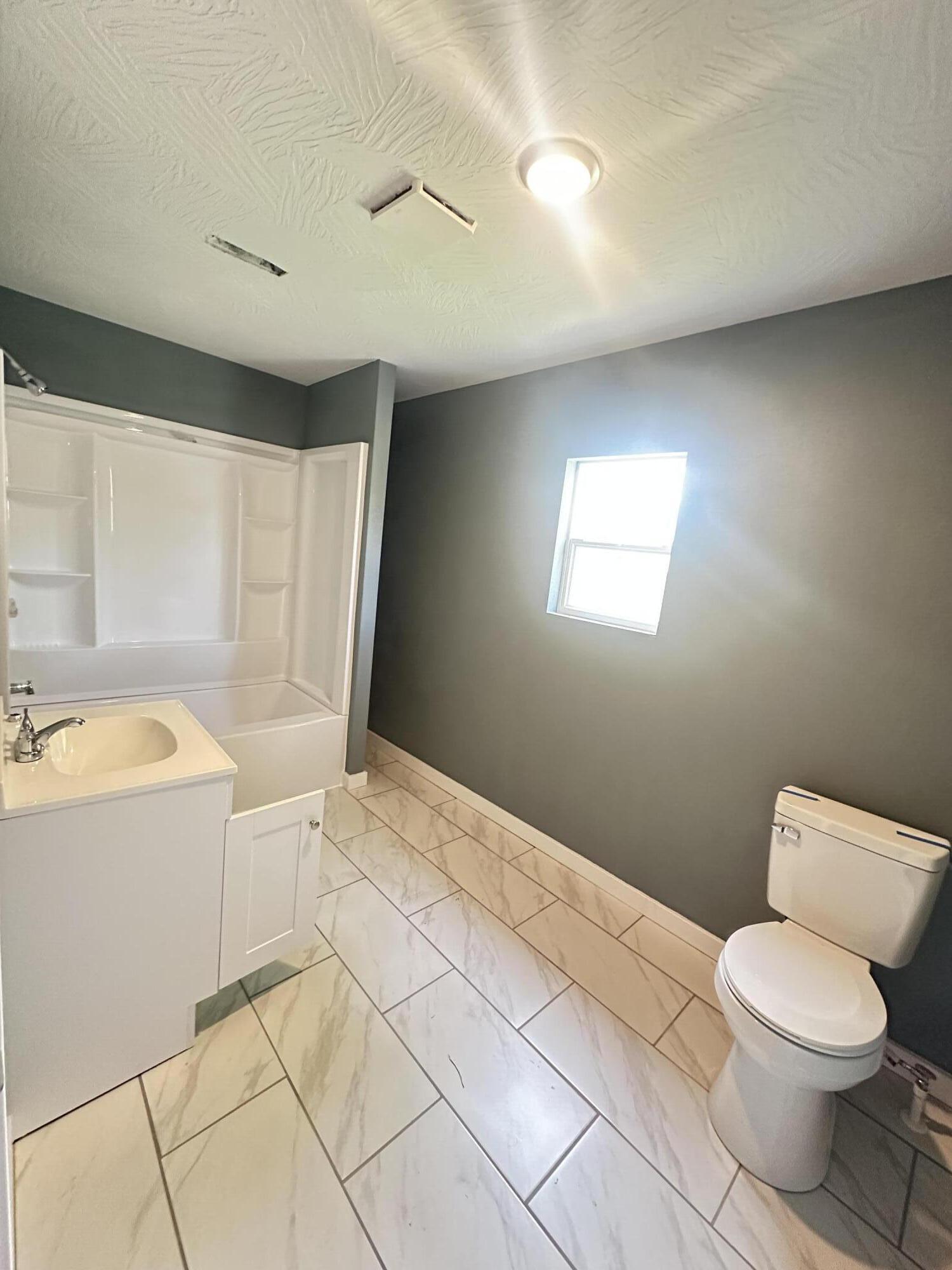 404 6th Street Property Photo 10