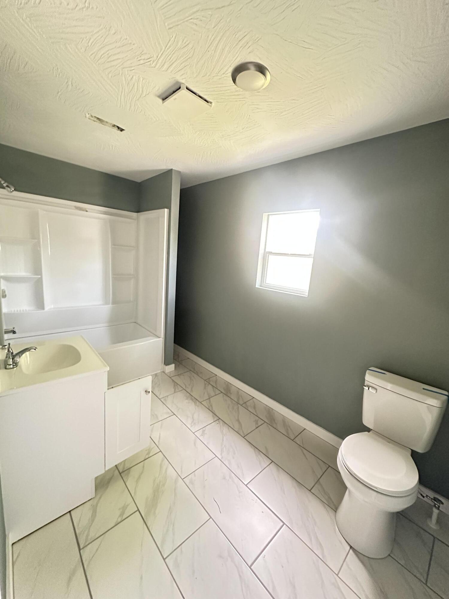 404 6th Street Property Photo 11