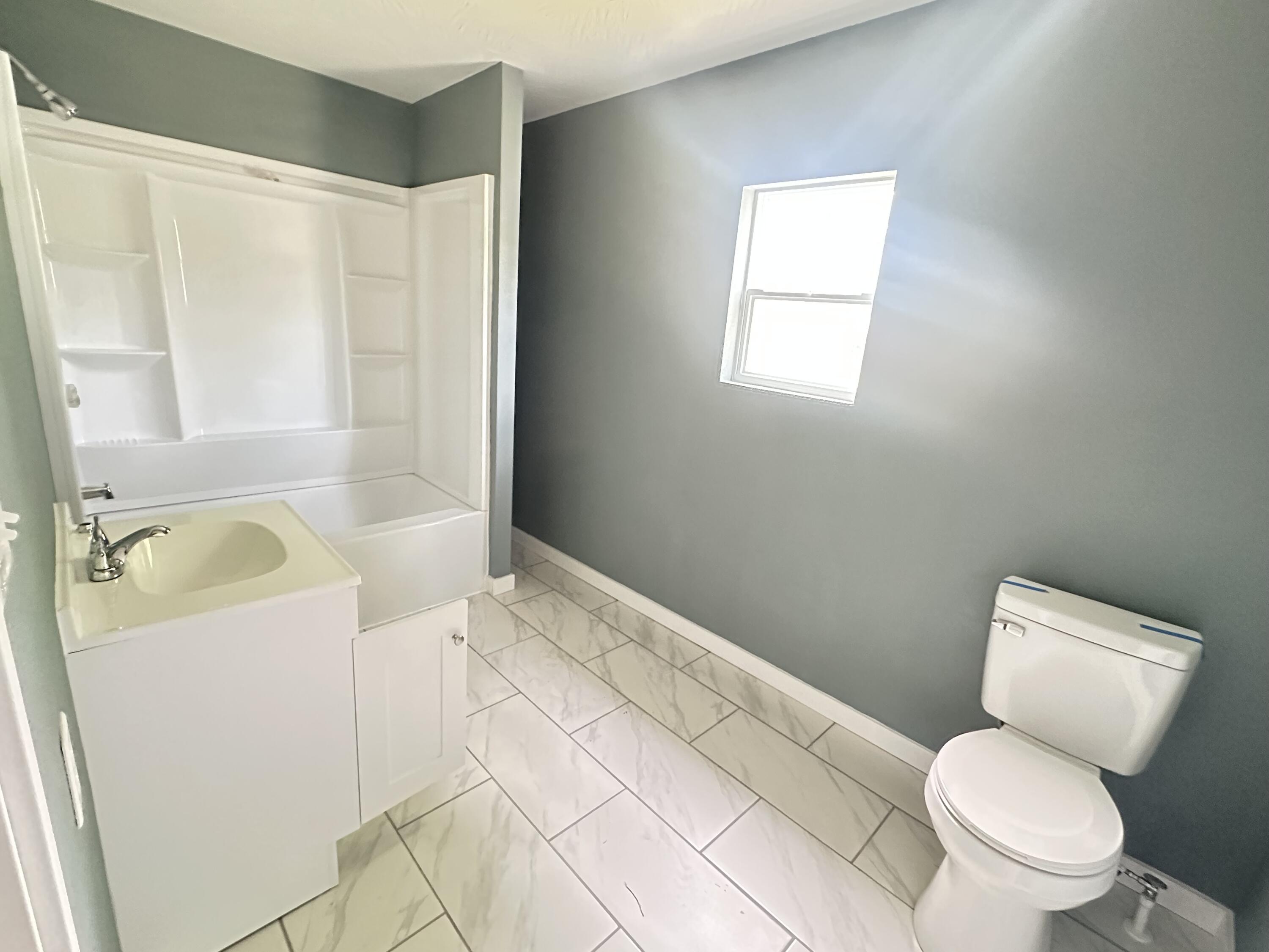 404 6th Street Property Photo 12