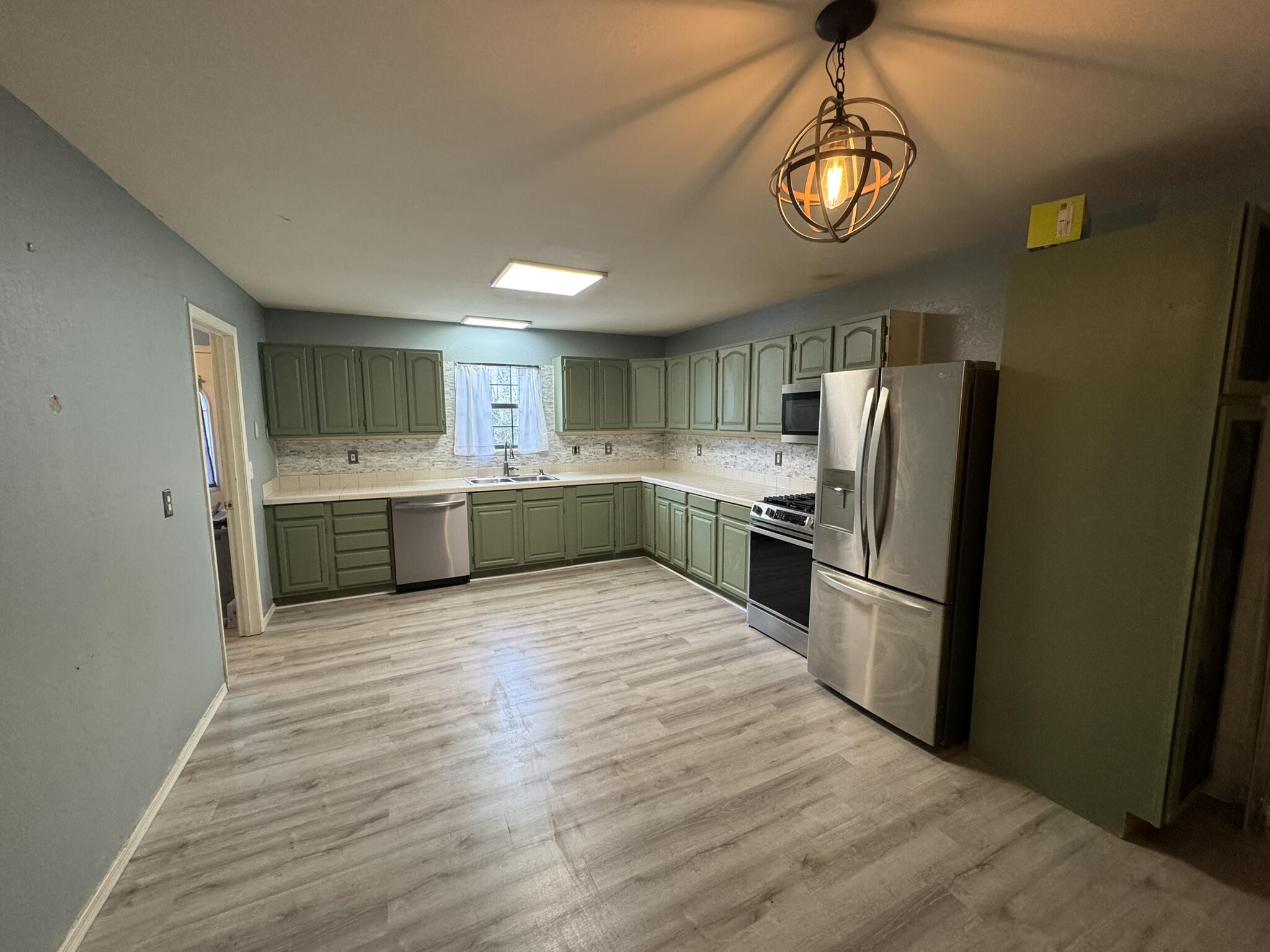 1413 Roosevelt Avenue Property Photo 6