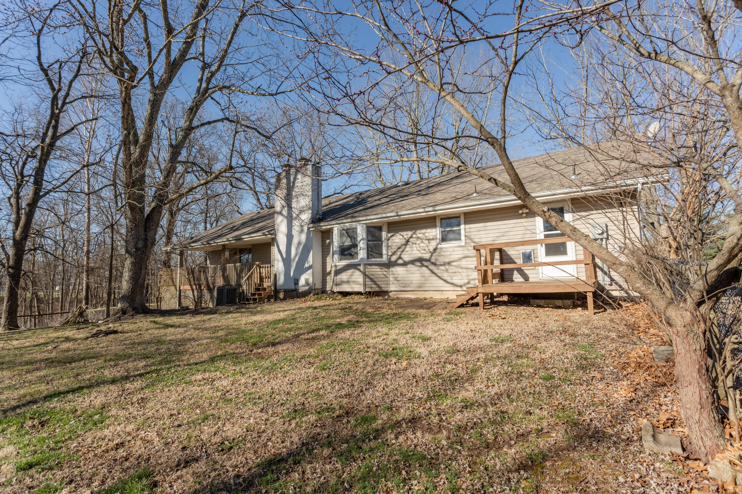 2146 North Haseltine Road Property Photo 3