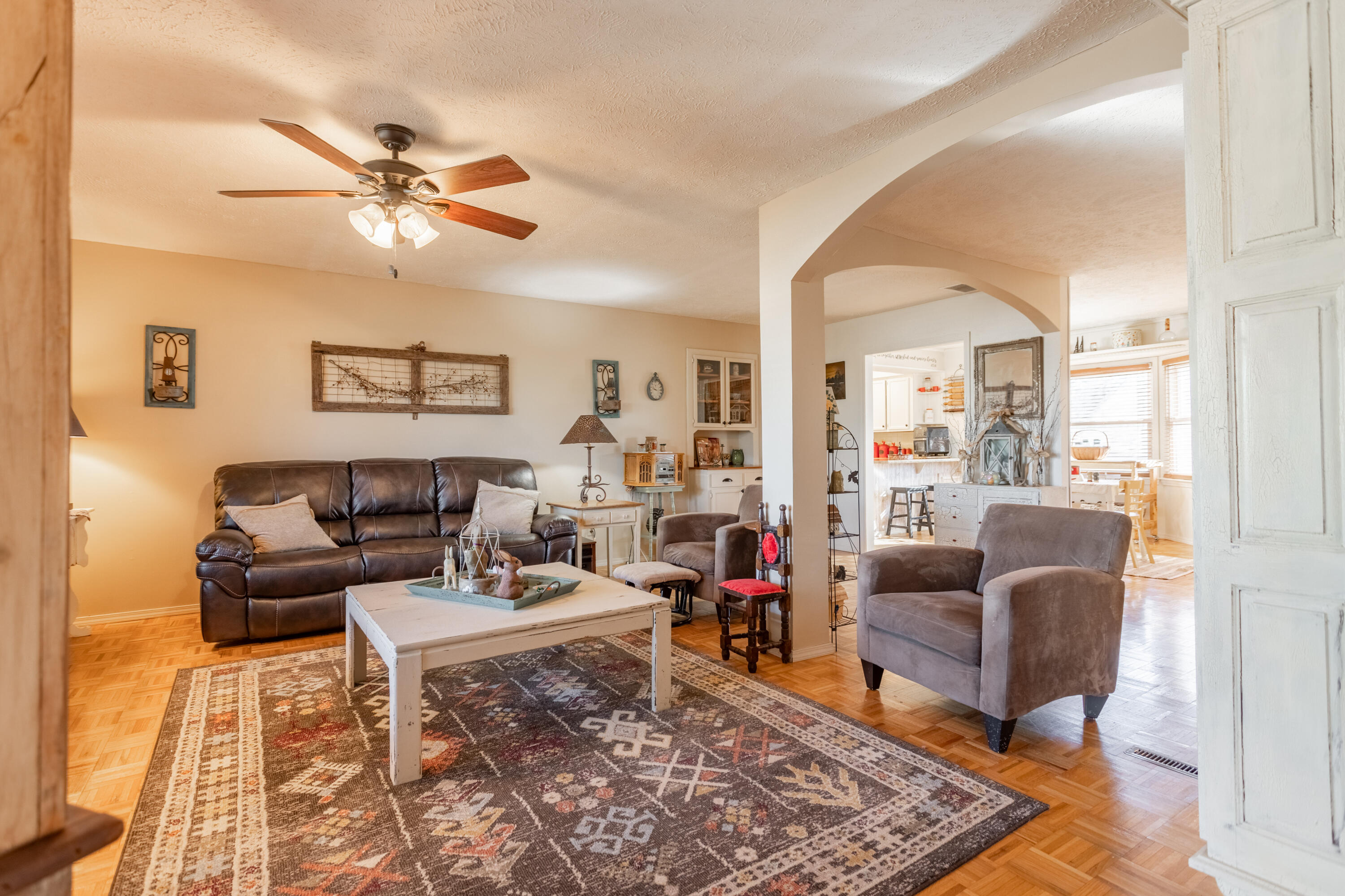 2146 North Haseltine Road Property Photo 7