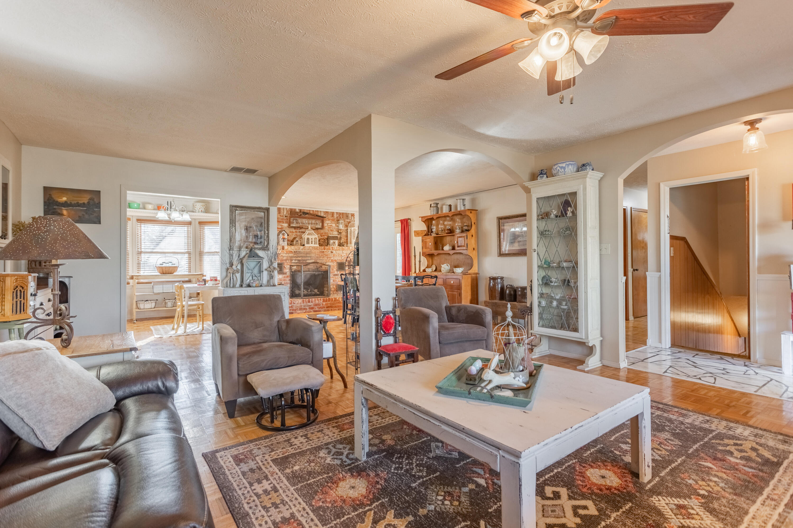 2146 North Haseltine Road Property Photo 8