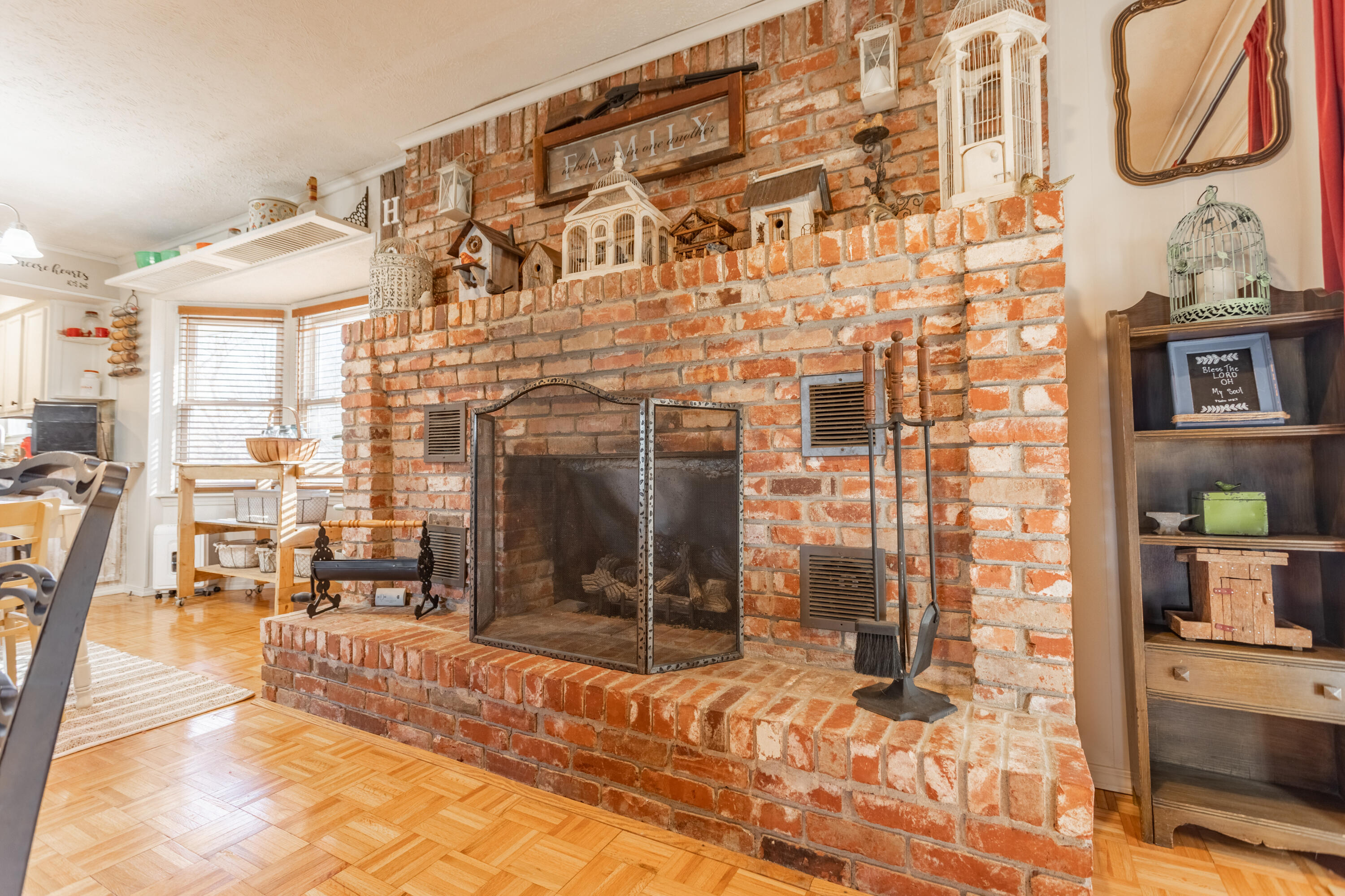 2146 North Haseltine Road Property Photo 11