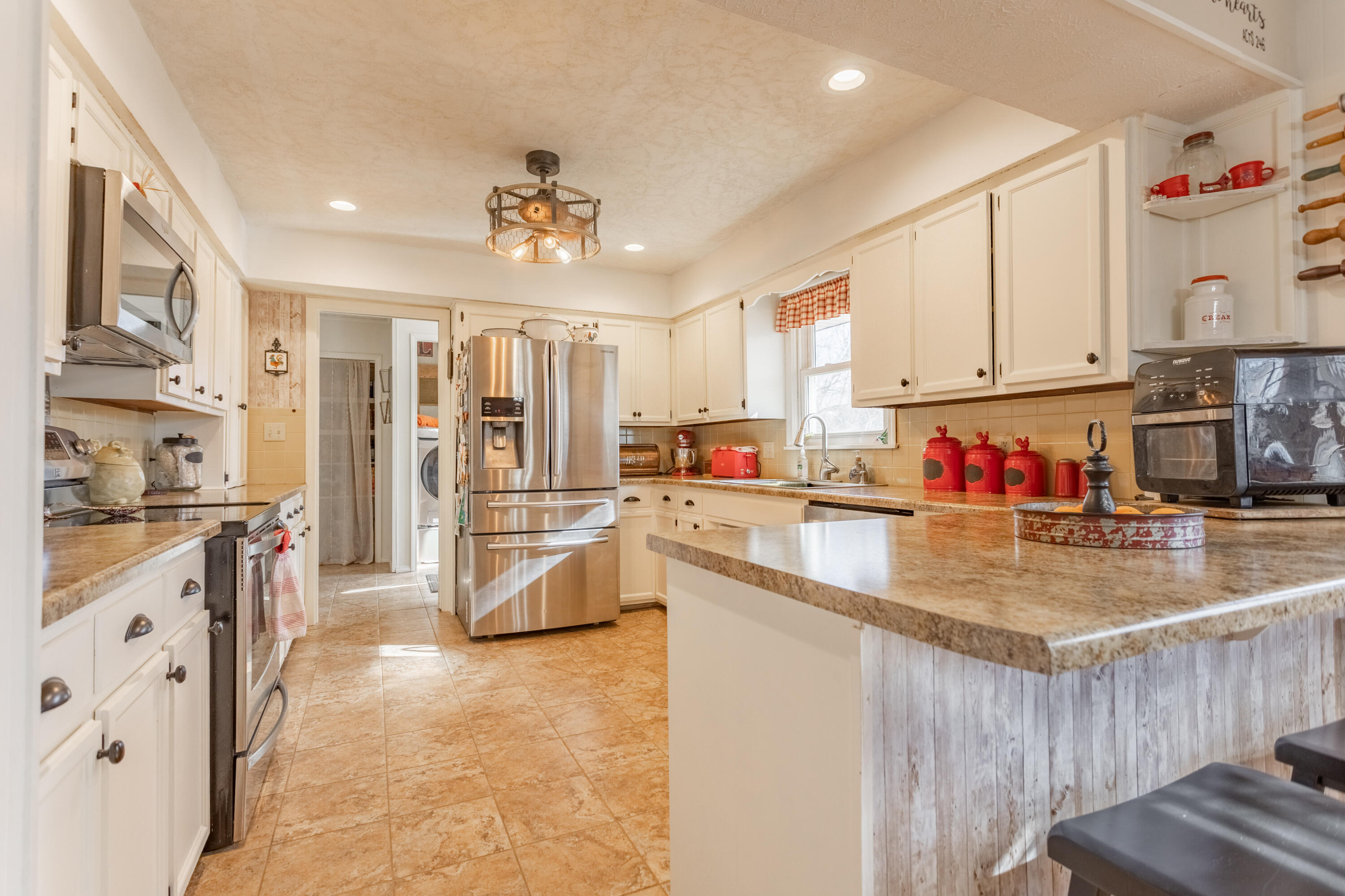 2146 North Haseltine Road Property Photo 13