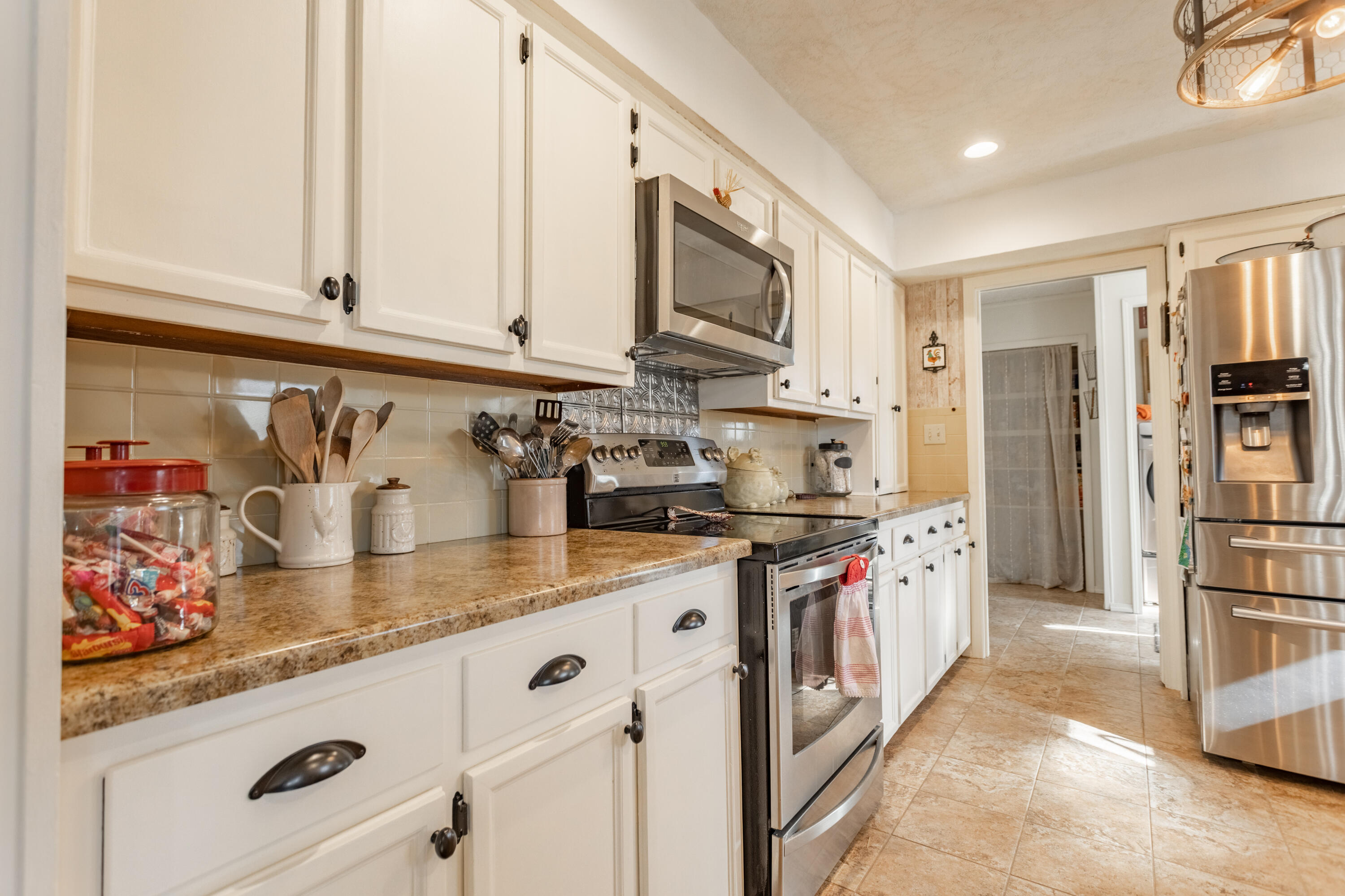 2146 North Haseltine Road Property Photo 16