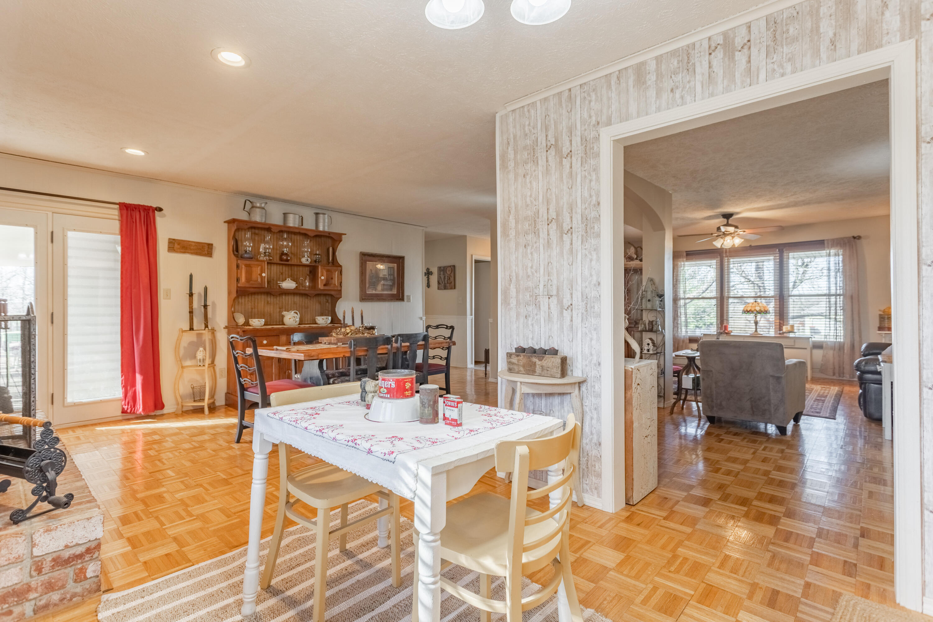 2146 North Haseltine Road Property Photo 19