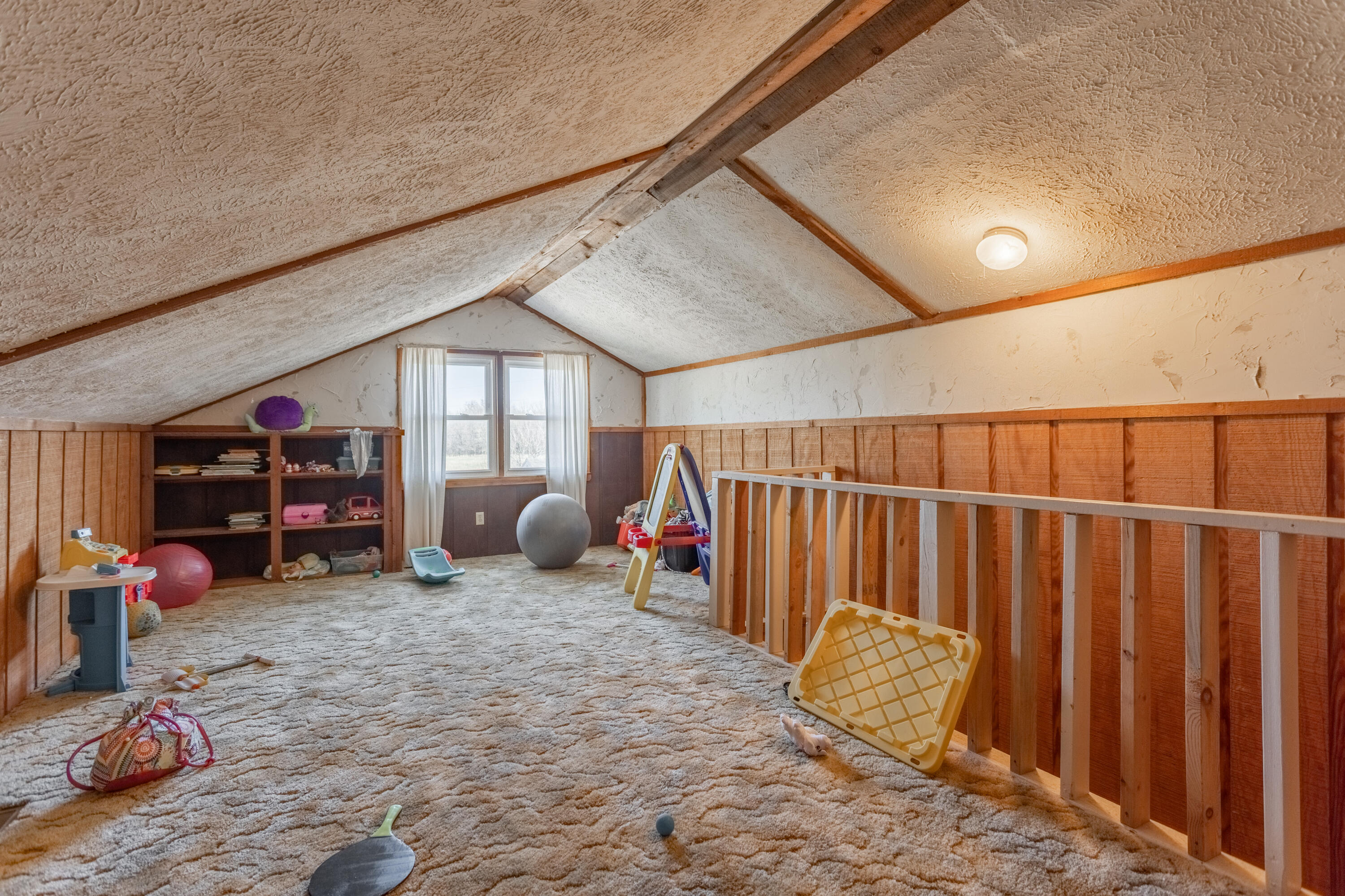 2146 North Haseltine Road Property Photo 21