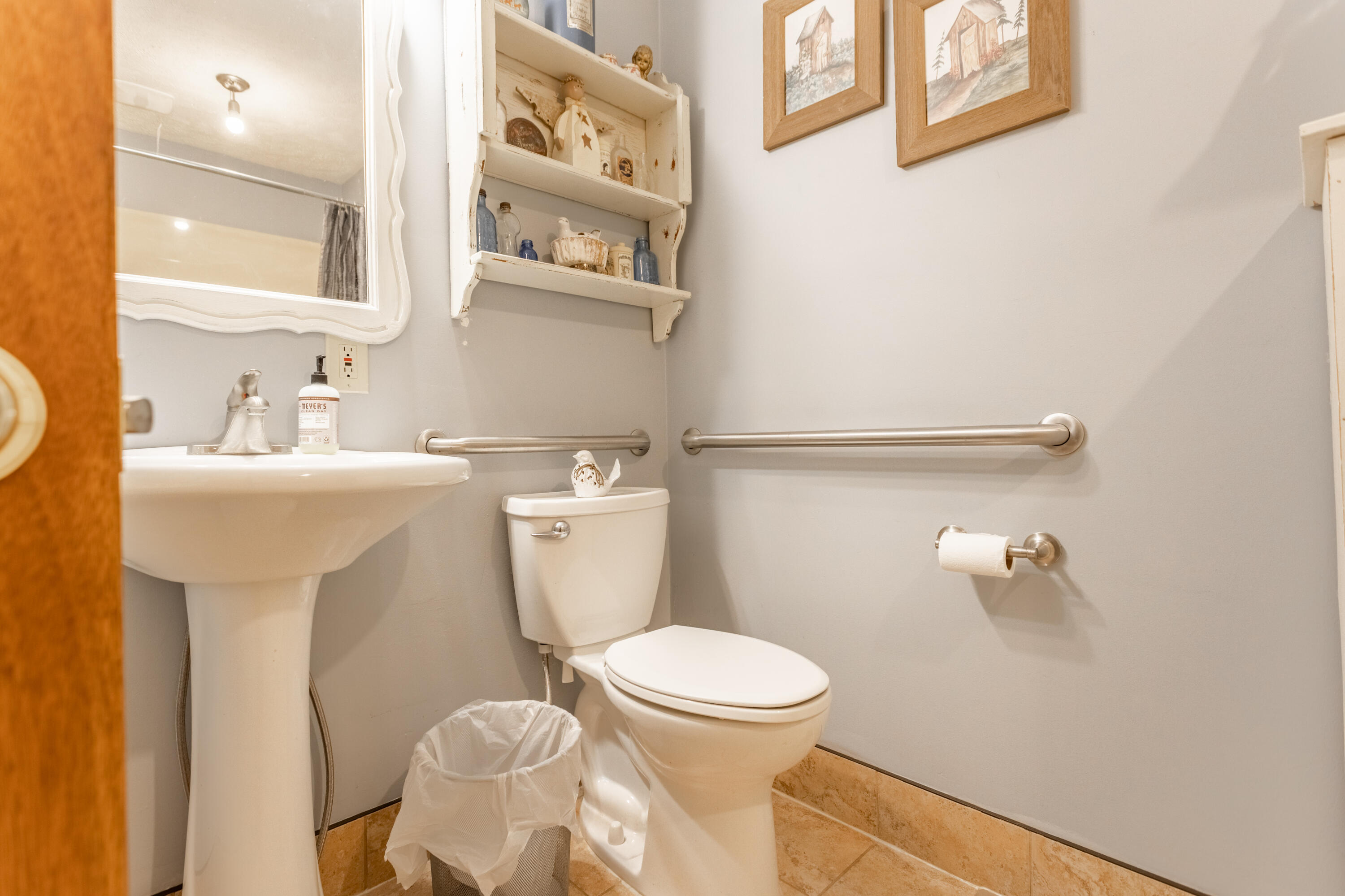 2146 North Haseltine Road Property Photo 23