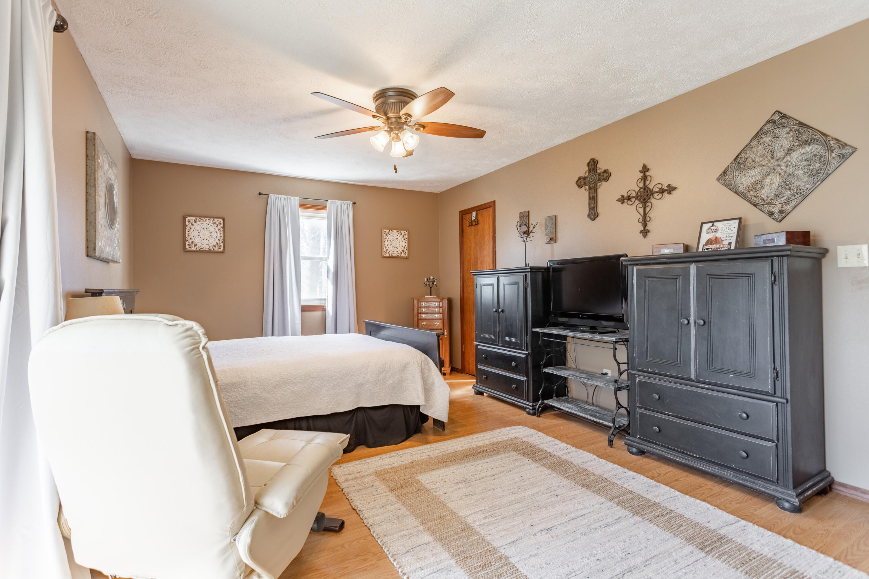 2146 North Haseltine Road Property Photo 25