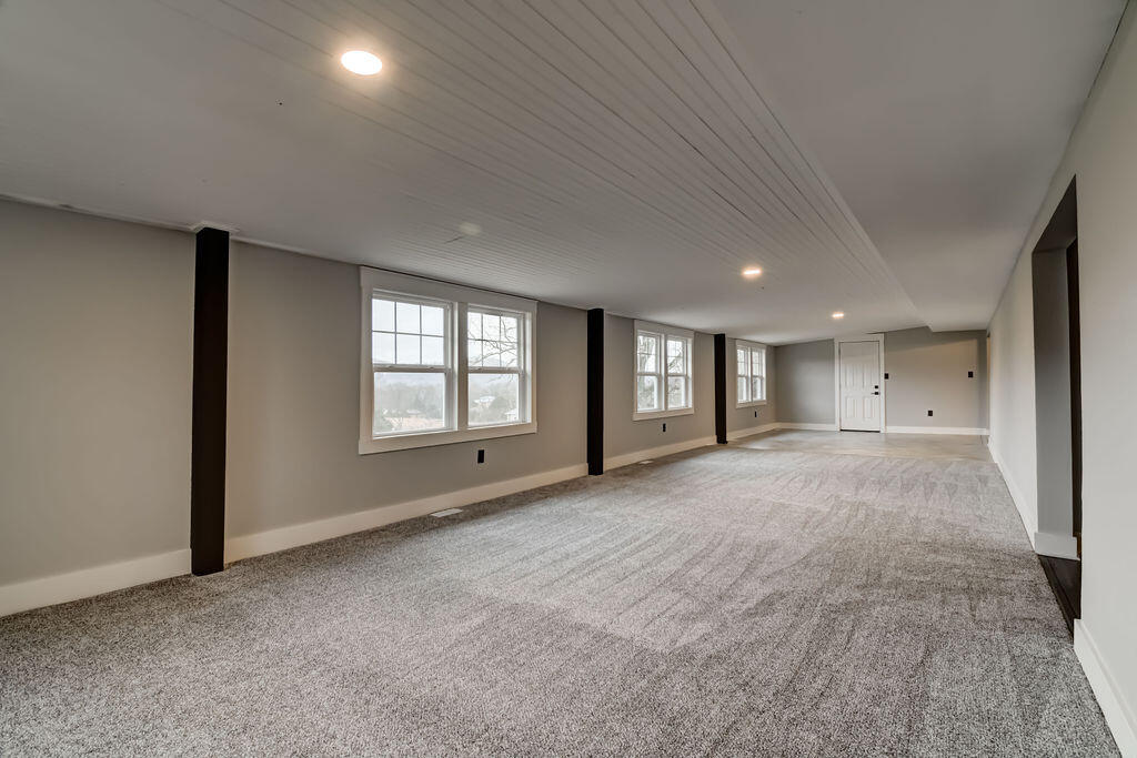 50 Clubhouse Lane Property Photo 31