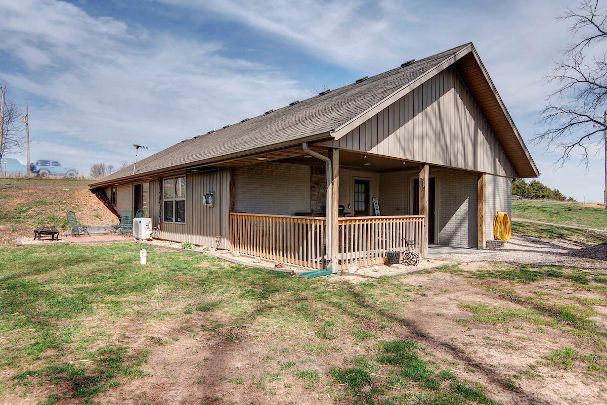 1858 State Highway D Property Photo