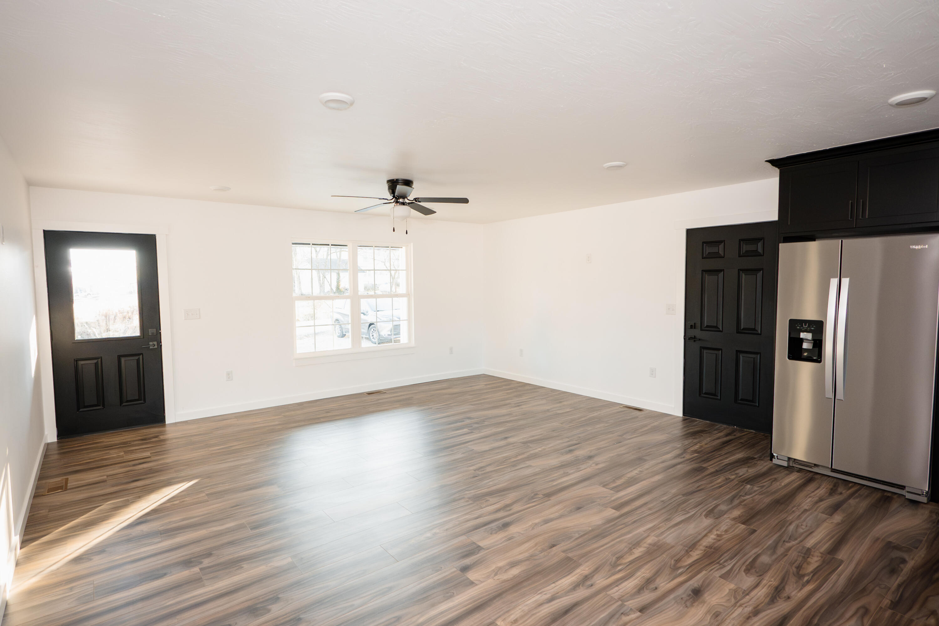 409 East Franklin Property Photo 15