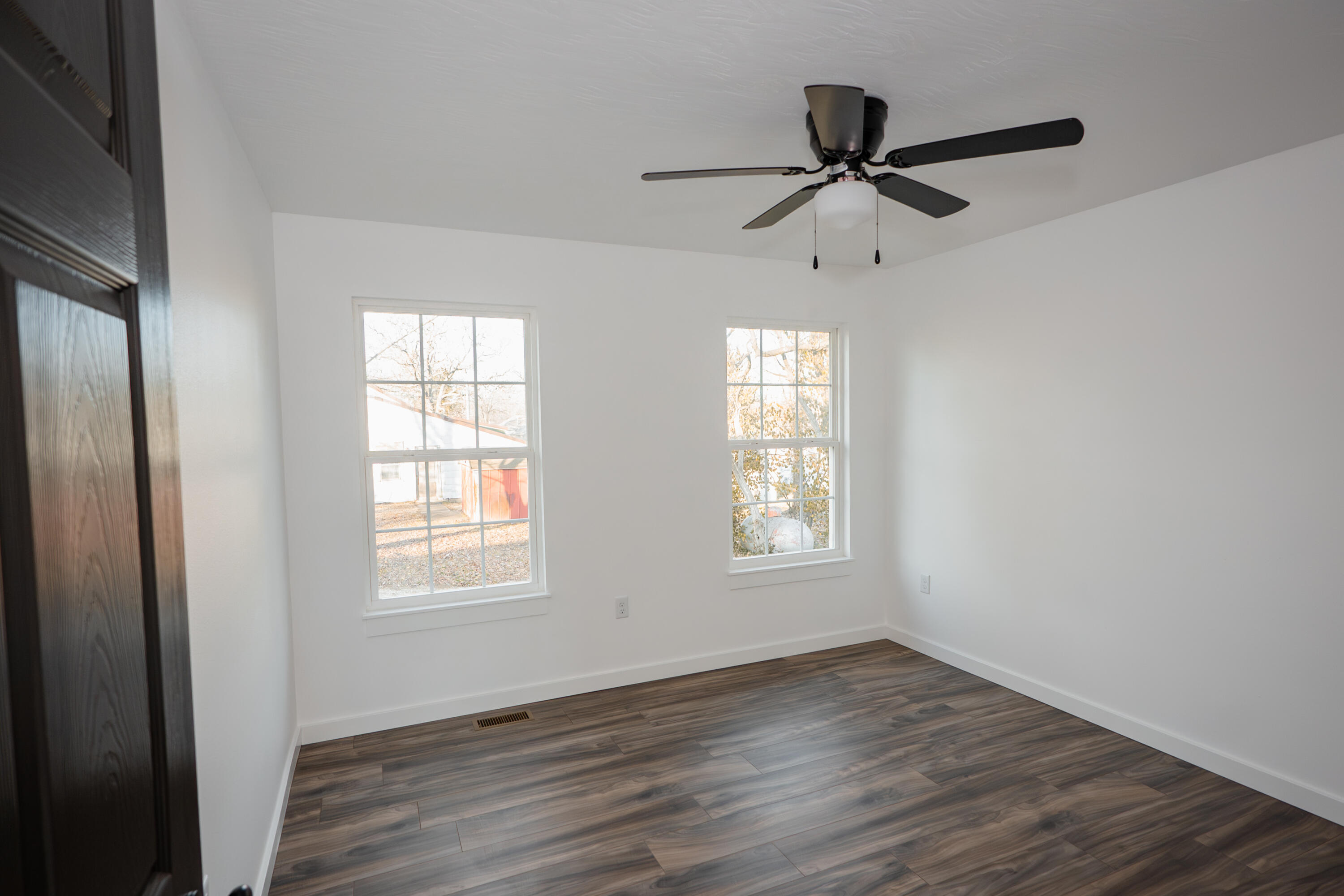 409 East Franklin Property Photo 18