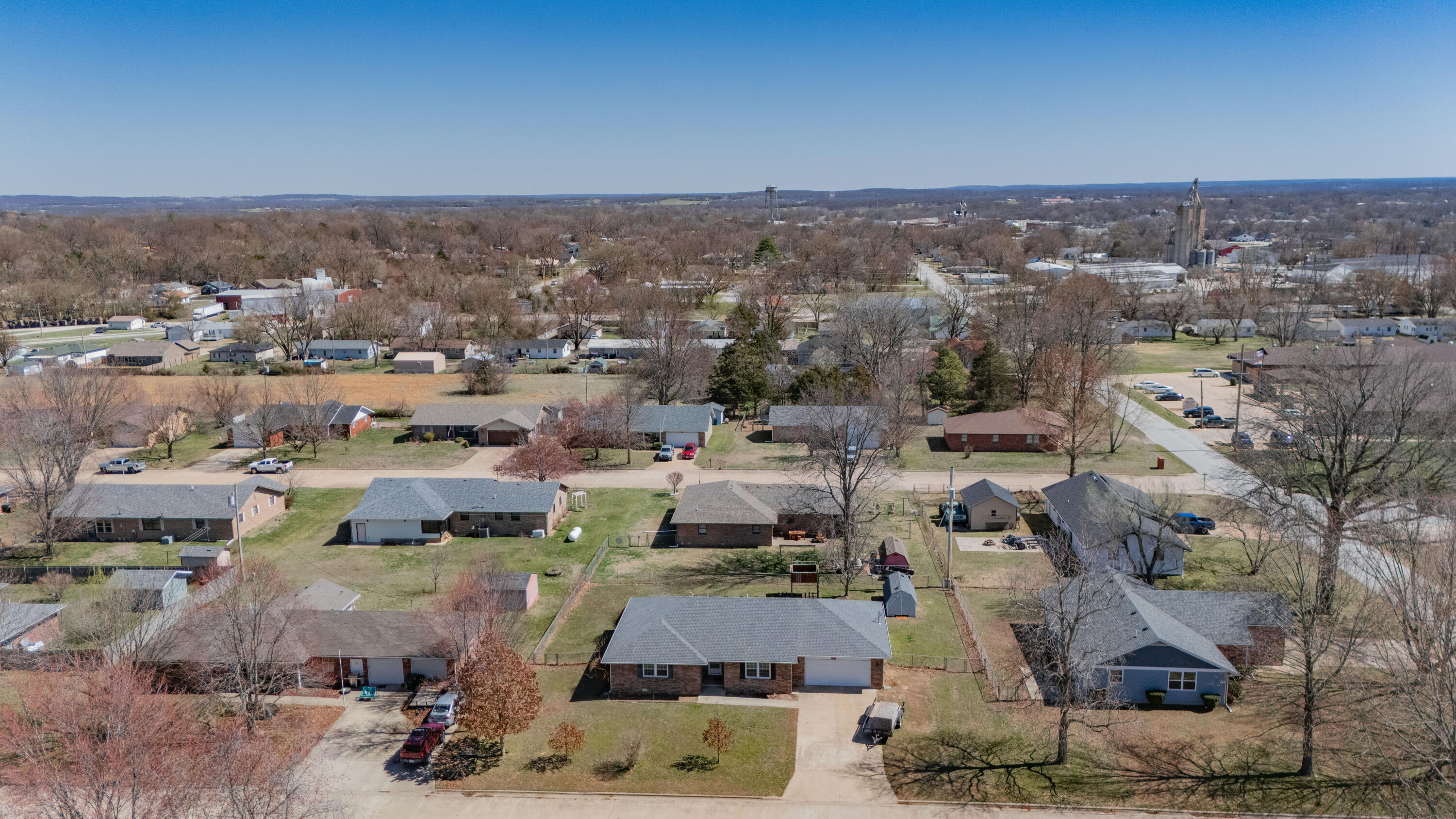 421 North Barker Avenue Property Photo 5