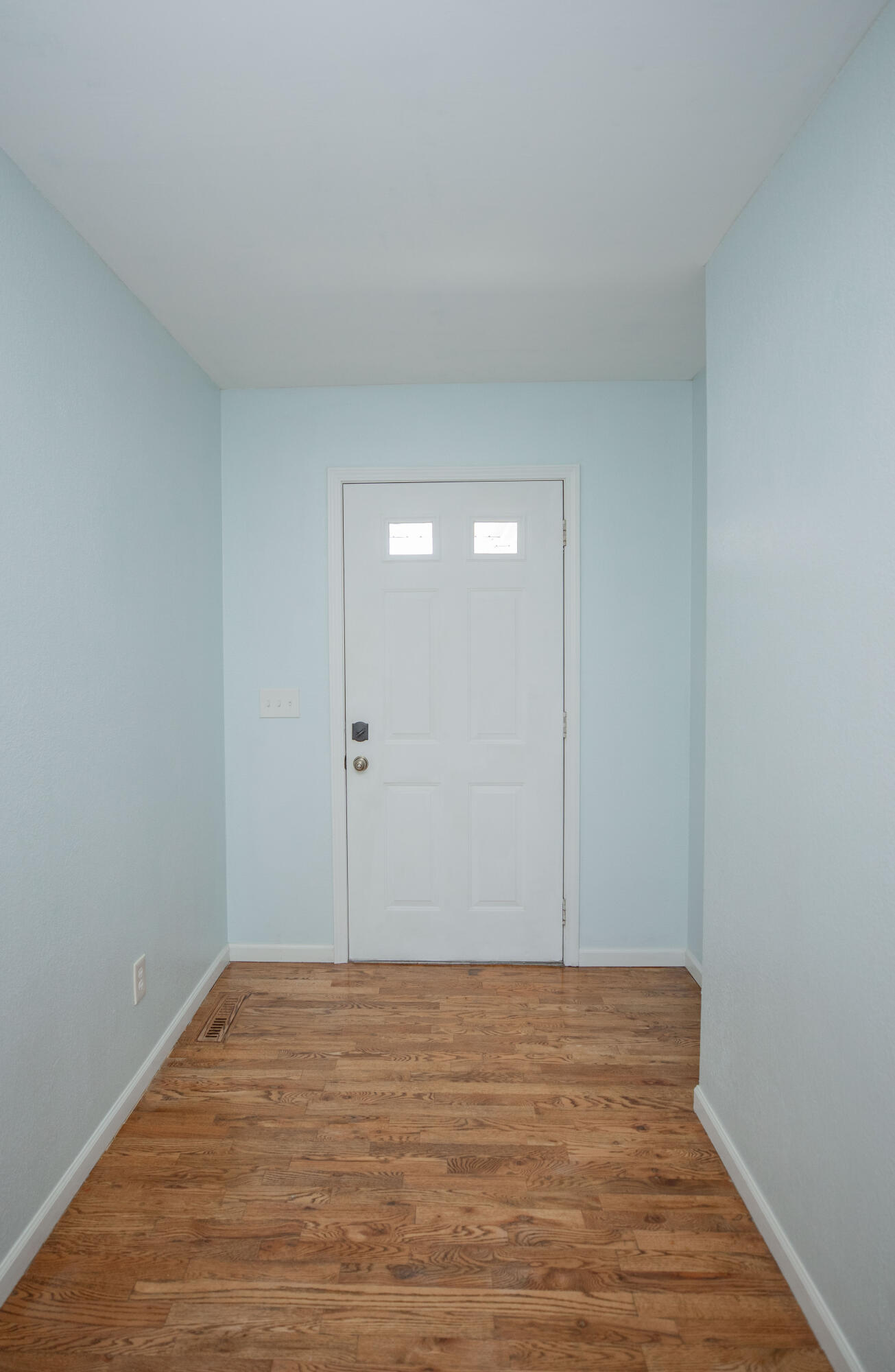 421 North Barker Avenue Property Photo 8