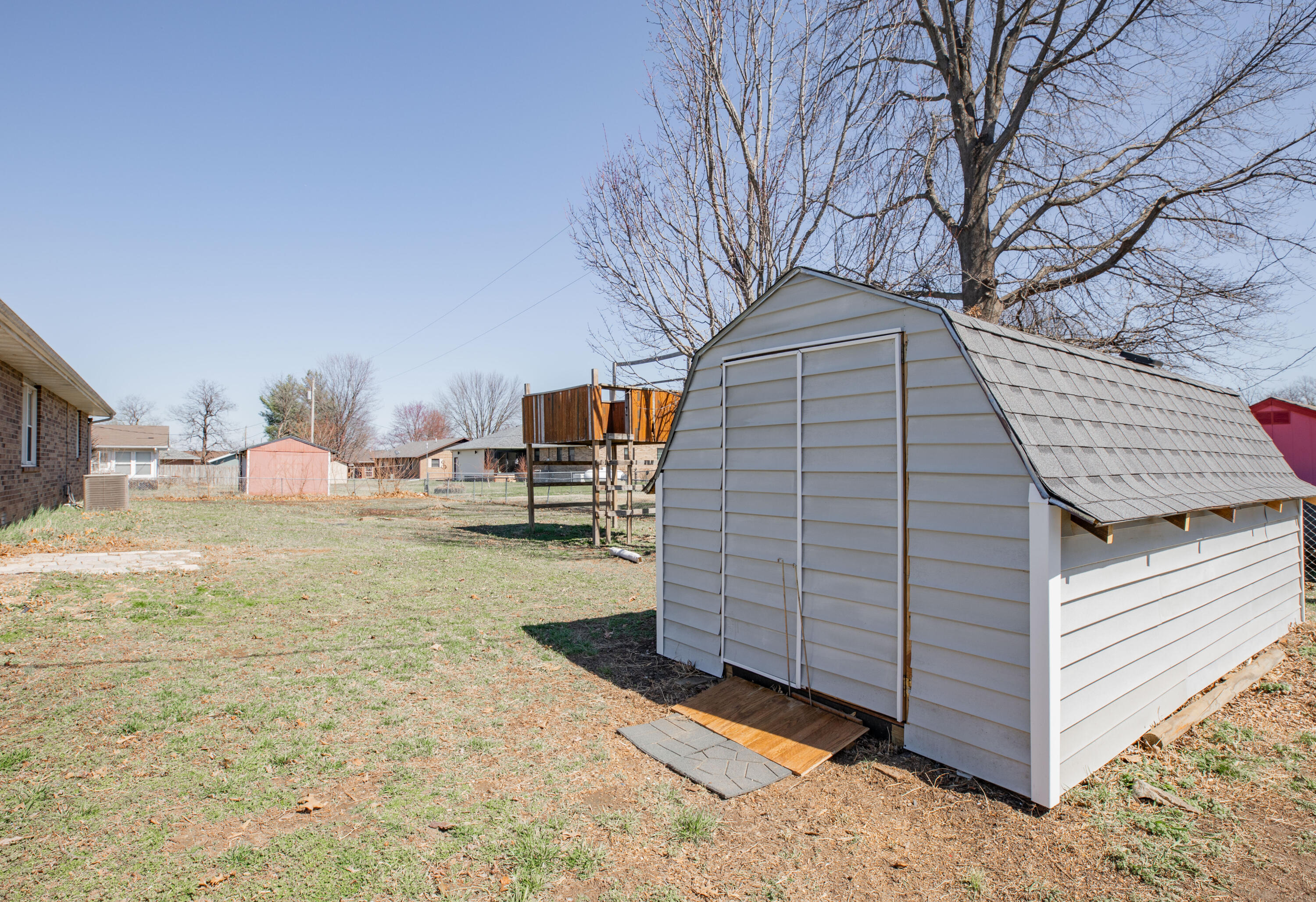 421 North Barker Avenue Property Photo 35