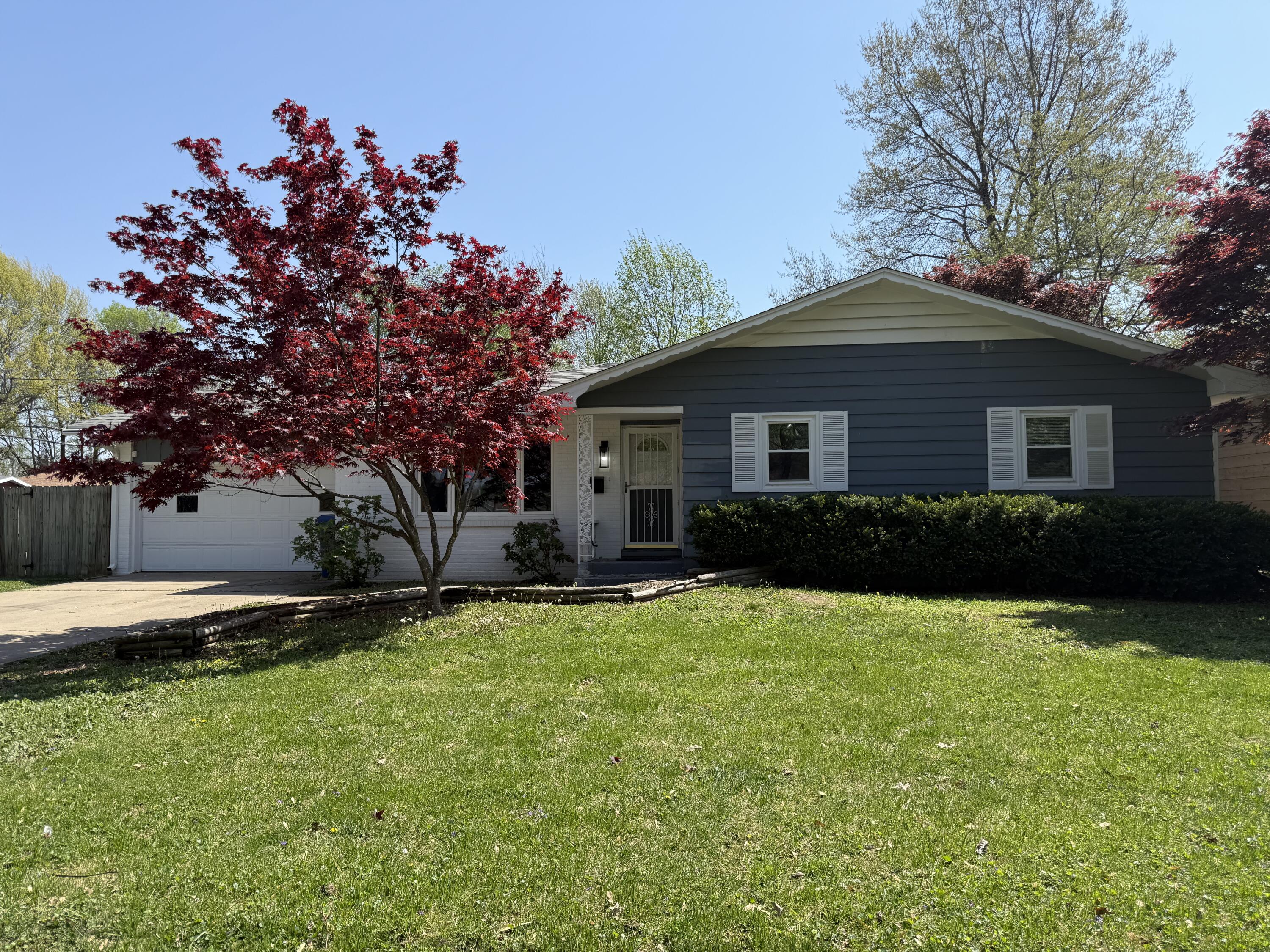 1208 South Cedarbrook Avenue Property Photo 2