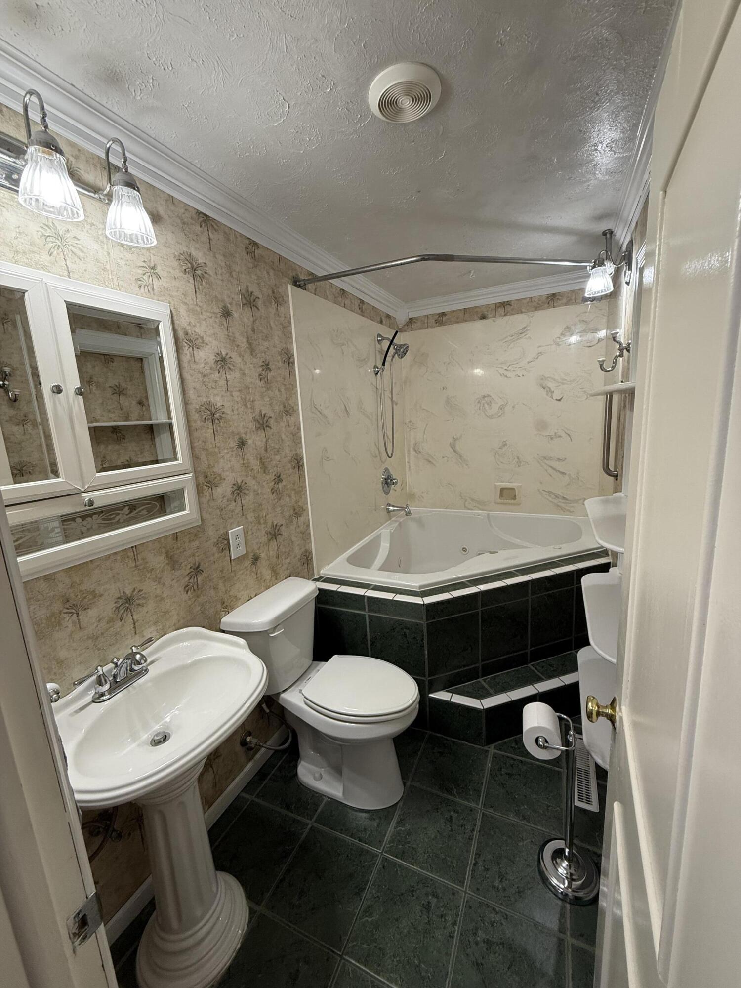 1208 South Cedarbrook Avenue Property Photo 14