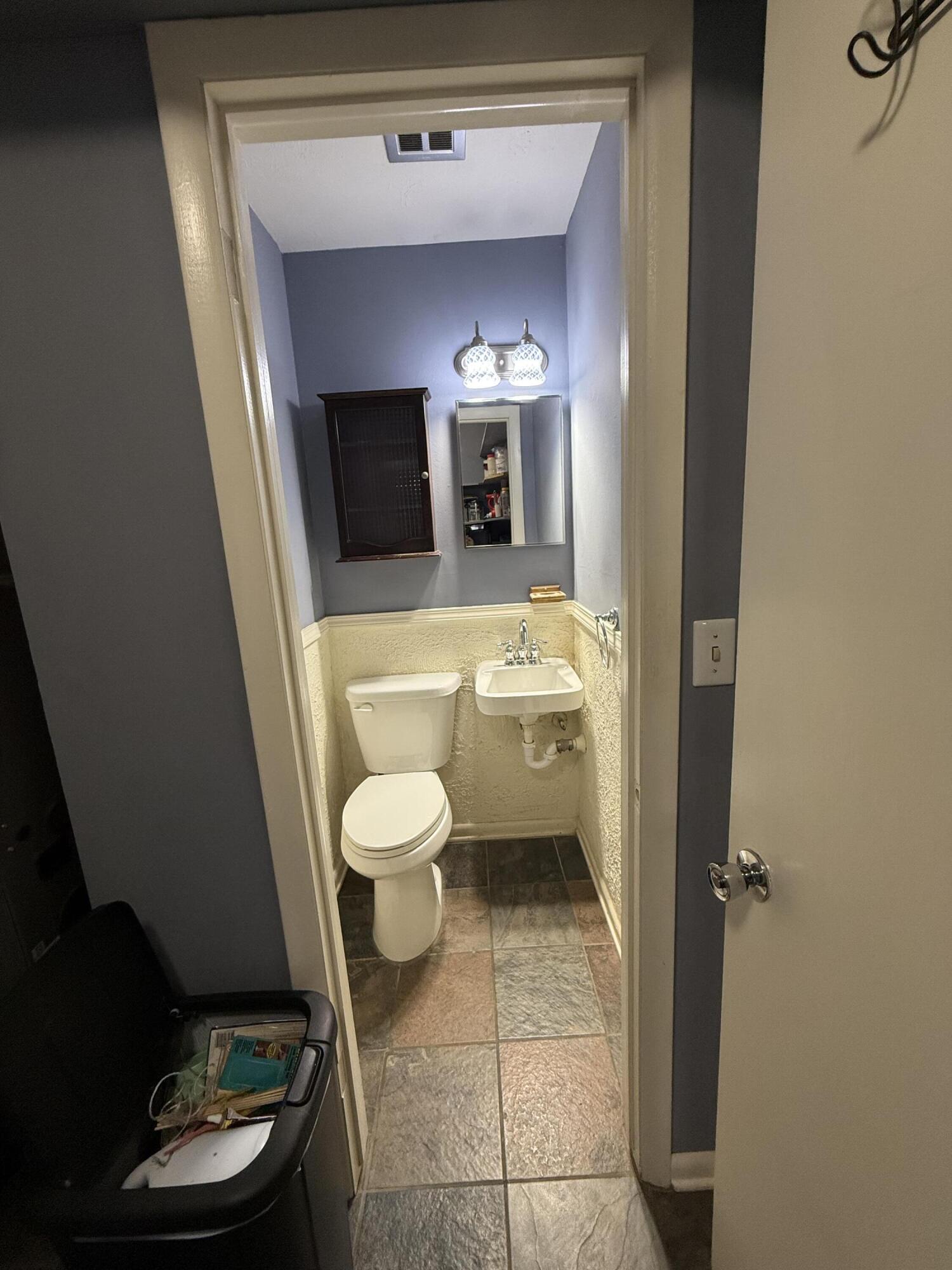 1208 South Cedarbrook Avenue Property Photo 17